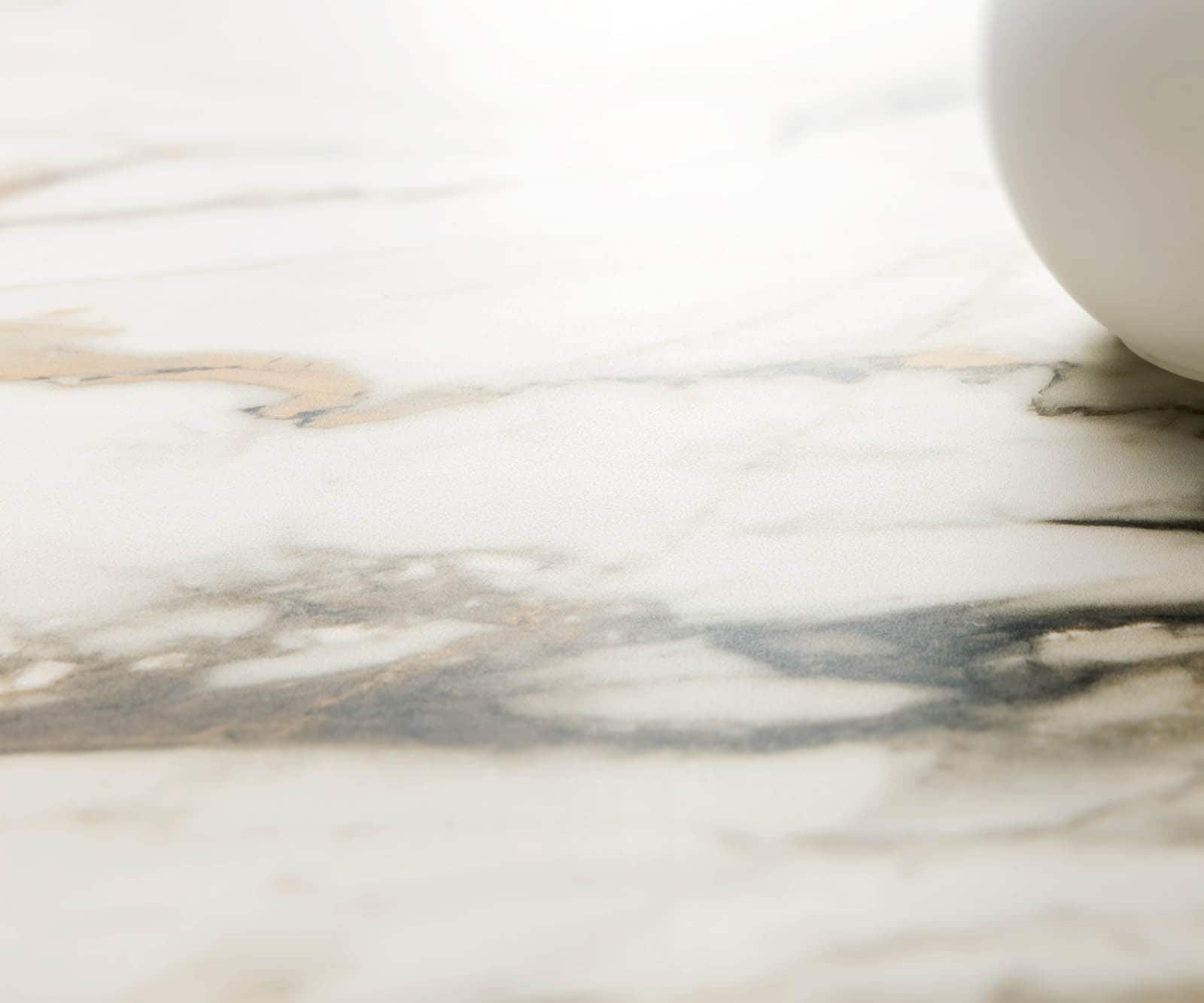 Table à manger Edge en forme de bateau 200x100 céramique Calacatta Luxe blanc-doré-gris cadre croisé rectangulaire acier inoxydable 3 Table à manger Edge en forme de bateau 200x100 céramique Calacatta Luxe blanc-doré-gris cadre croisé rectangulaire acier inoxydable 3