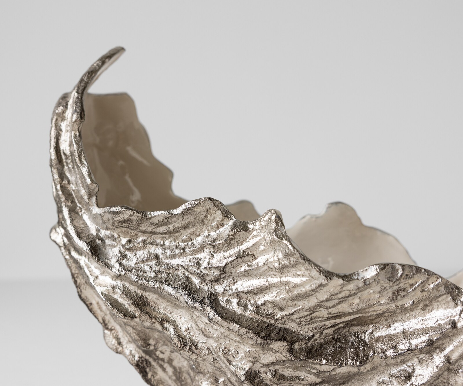 Coupe décorative Maris l52 x P15 x H28 cm Aluminium Platin Opal Faite main 2