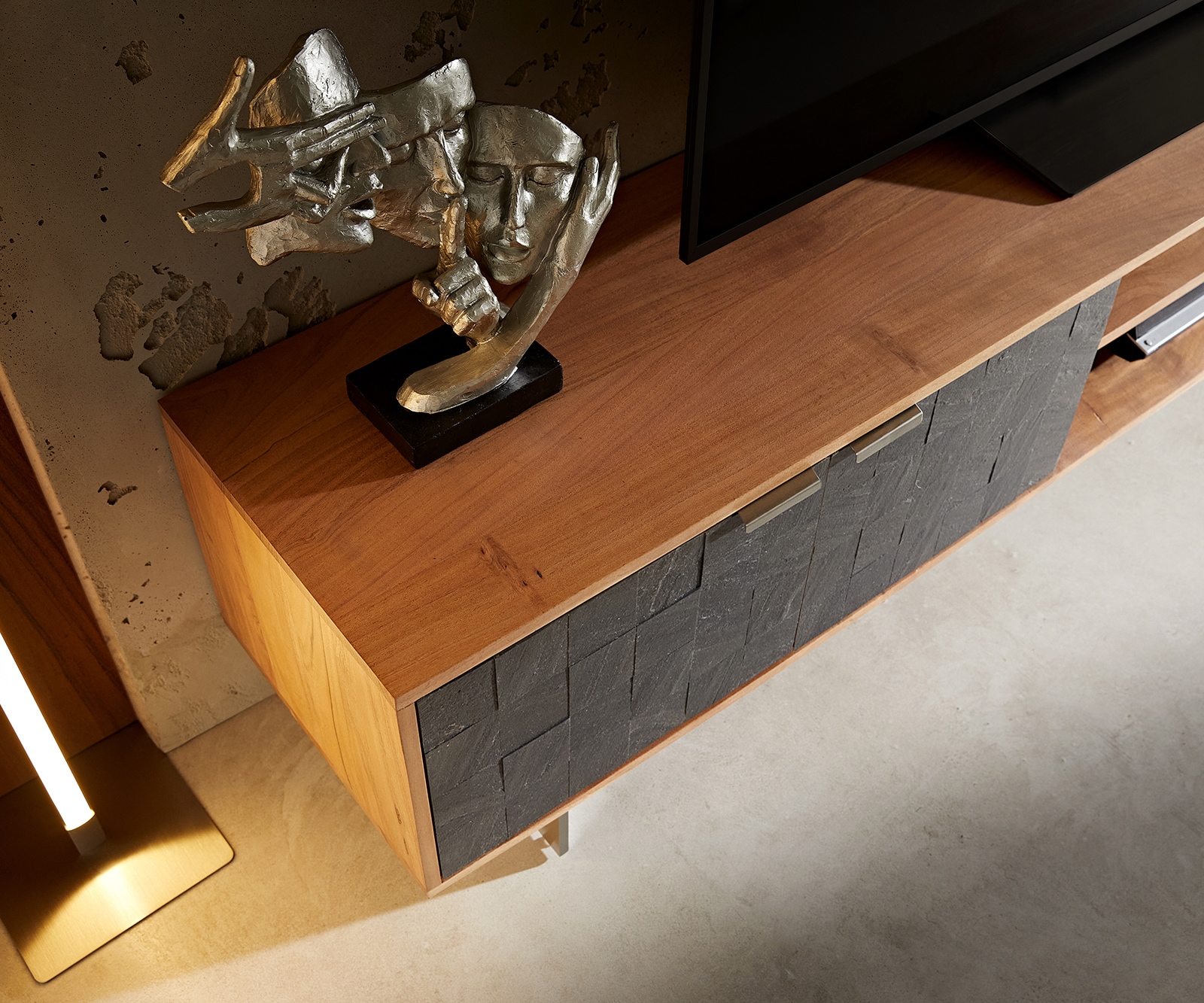 Meuble-TV Teele 240 cm acacia naturel ardoise 4 portes pied flottant inoxydable 3 Meuble-TV Teele 240 cm acacia naturel ardoise 4 portes pied flottant inoxydable 3