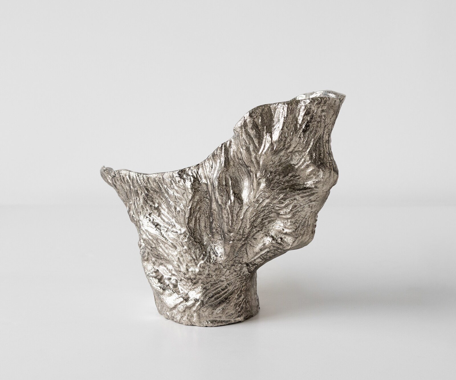 Vase Alaris l44 x P13 x H31 cm Aluminium Platin Fait main 1
