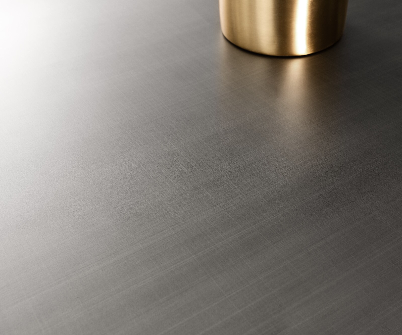Table basse Caramia 65x55 cm argent métallisé 2