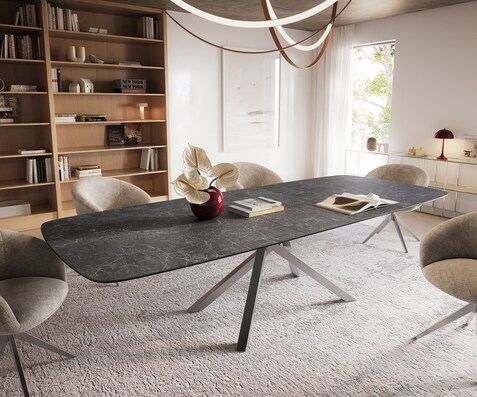 Table à manger Edge Boot 240-300x120 cm Céramique Laminam® Nero Greco Anthracite piètement en croix Rectangle Acier inoxydable extensible