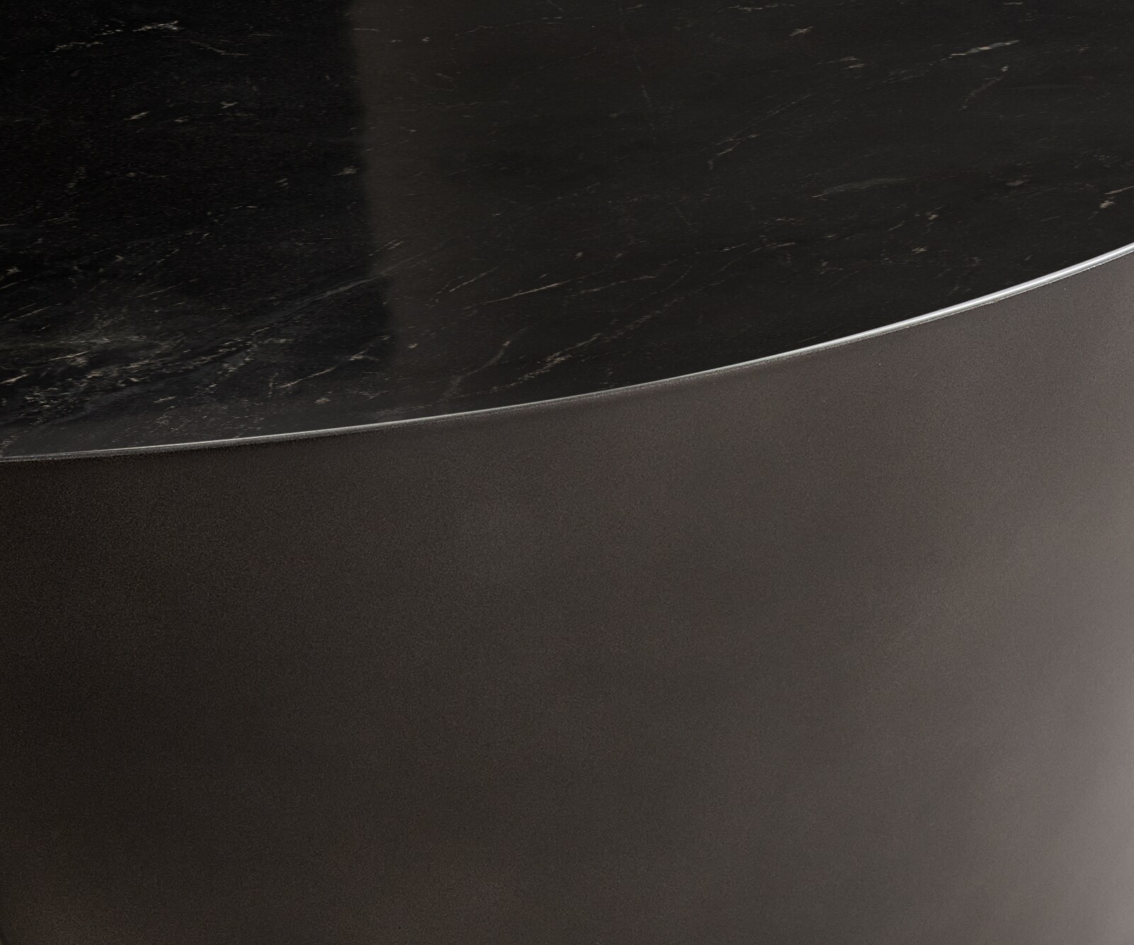 Table-basse Alerio 90 x 90 cm, marbre noir et métal doré, finition Black Antique 3