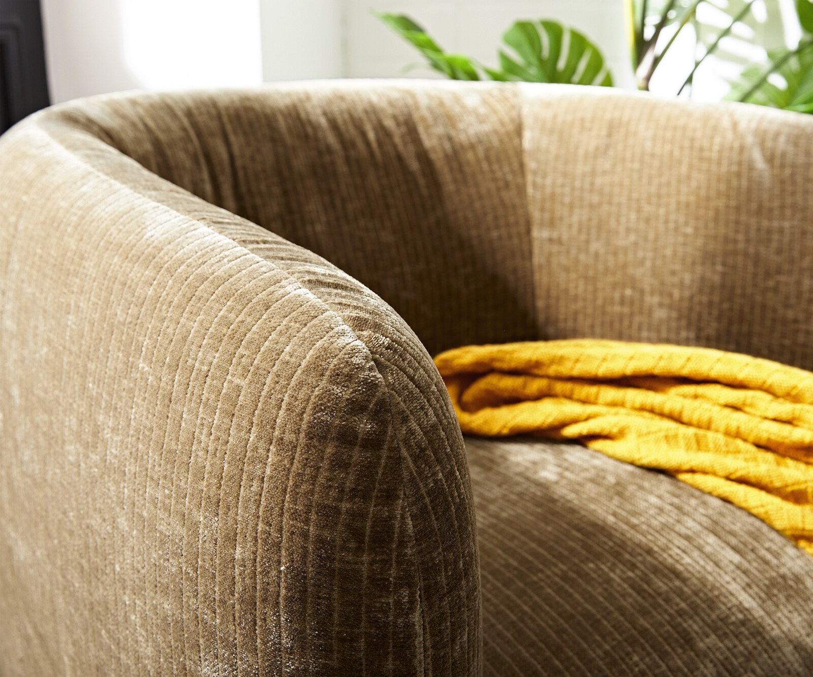 Fauteuil-cocktail Caol 85x85 cm chenille doré 3