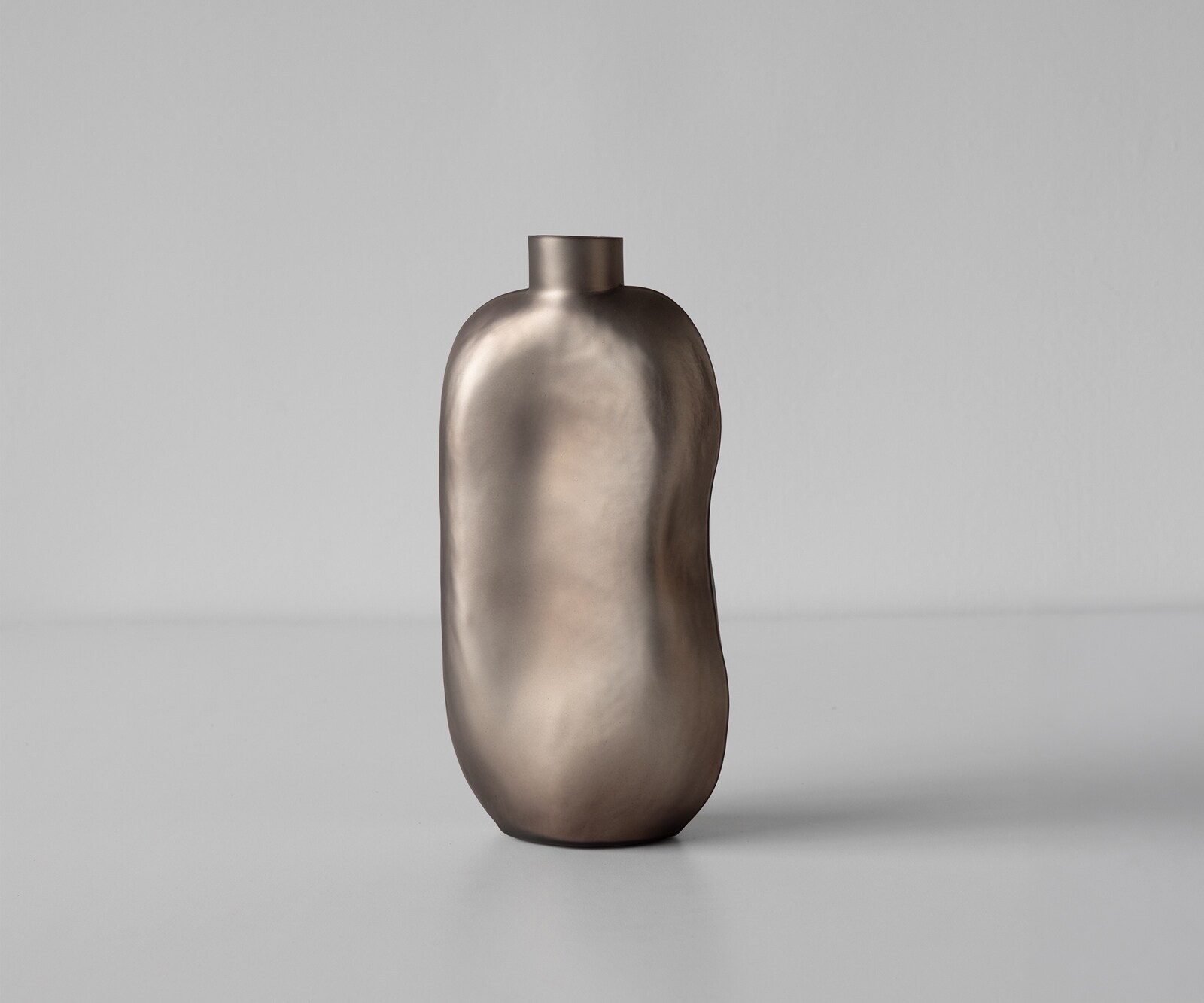 Vase Mireva l17 x P9 x H33 cm Verre Opal Soufflé à la bouche