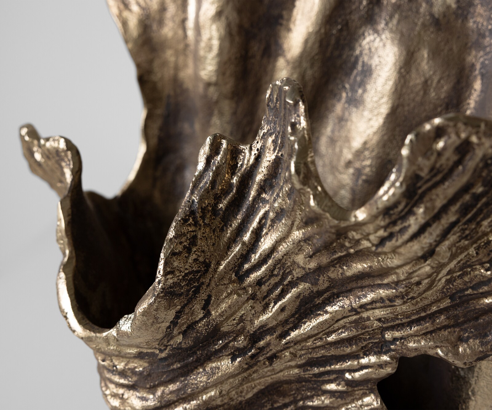 Vase Corallo l43 x P24 x H61 cm Aluminium Oro Antico Fait main 3