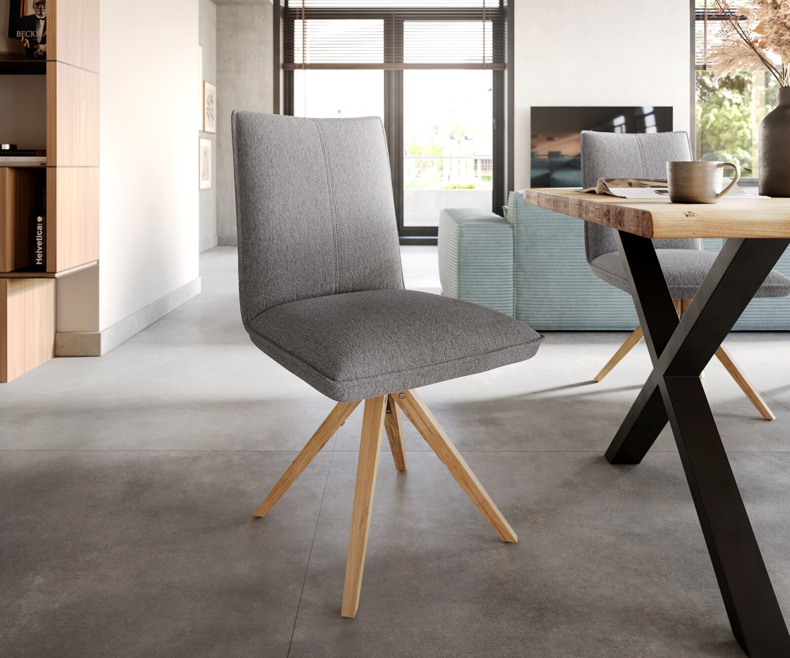 Chaise-de-salle-à-manger Lelio-Flex tissu texturé gris clair pied en bois angulaire naturel ressorts ensachés
