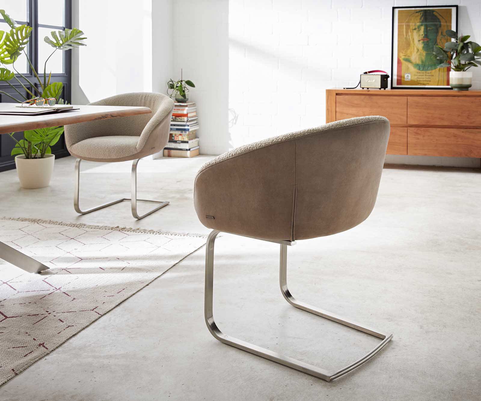 Cantilever Vinka-Flex avec accoudoirs tissu mixte couleur boue pied cantilever plat acier inoxydable brossé ressorts ensachés 4 Cantilever Vinka-Flex avec accoudoirs tissu mixte couleur boue pied cantilever plat acier inoxydable brossé ressorts ensachés 4