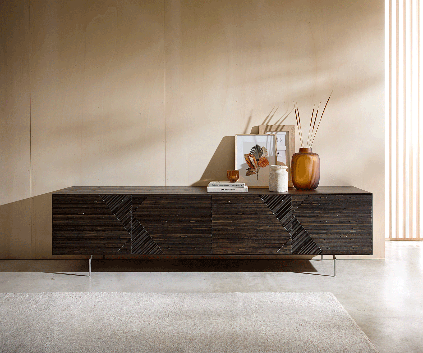 Meuble-TV Tereos 220 cm Frêne brun foncé Effet 3D 4 portes Pieds angulaires Acier inoxydable brossé 4
