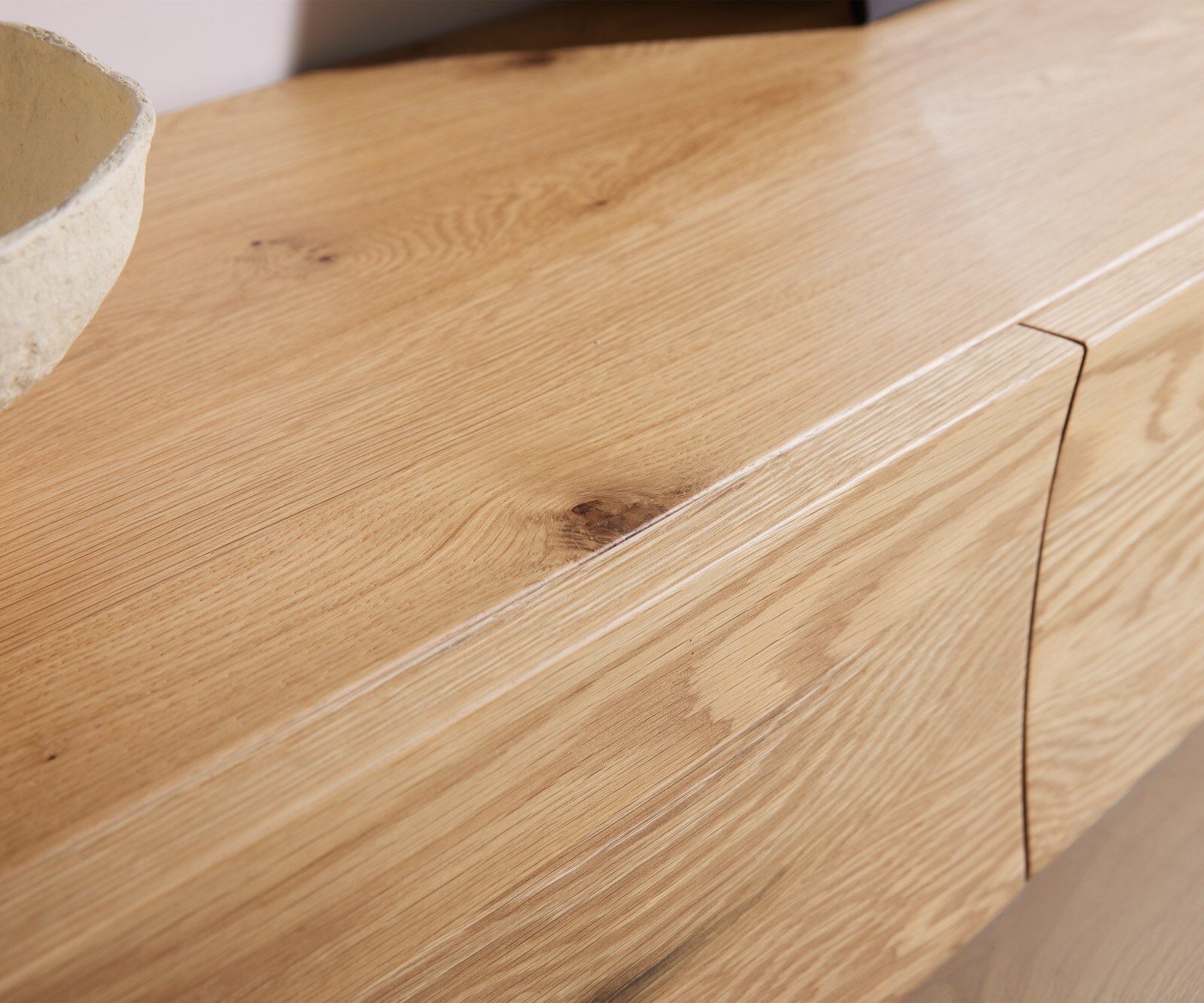 Meuble-TV Wyatt 220 cm chêne naturel 4 tiroirs pied en V inoxydable 5