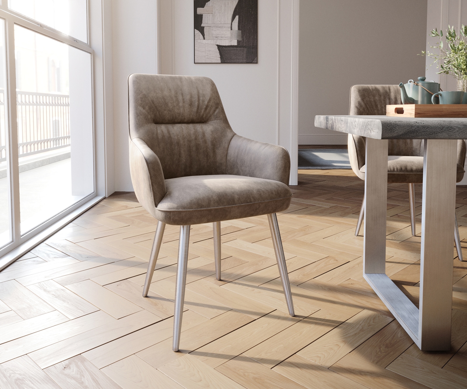 Chaise-de-salle-à-manger Zelia-Flex avec accoudoirs microvelours taupe vintage 4 pieds coniques acier inoxydable brossé ressorts ensachés 1