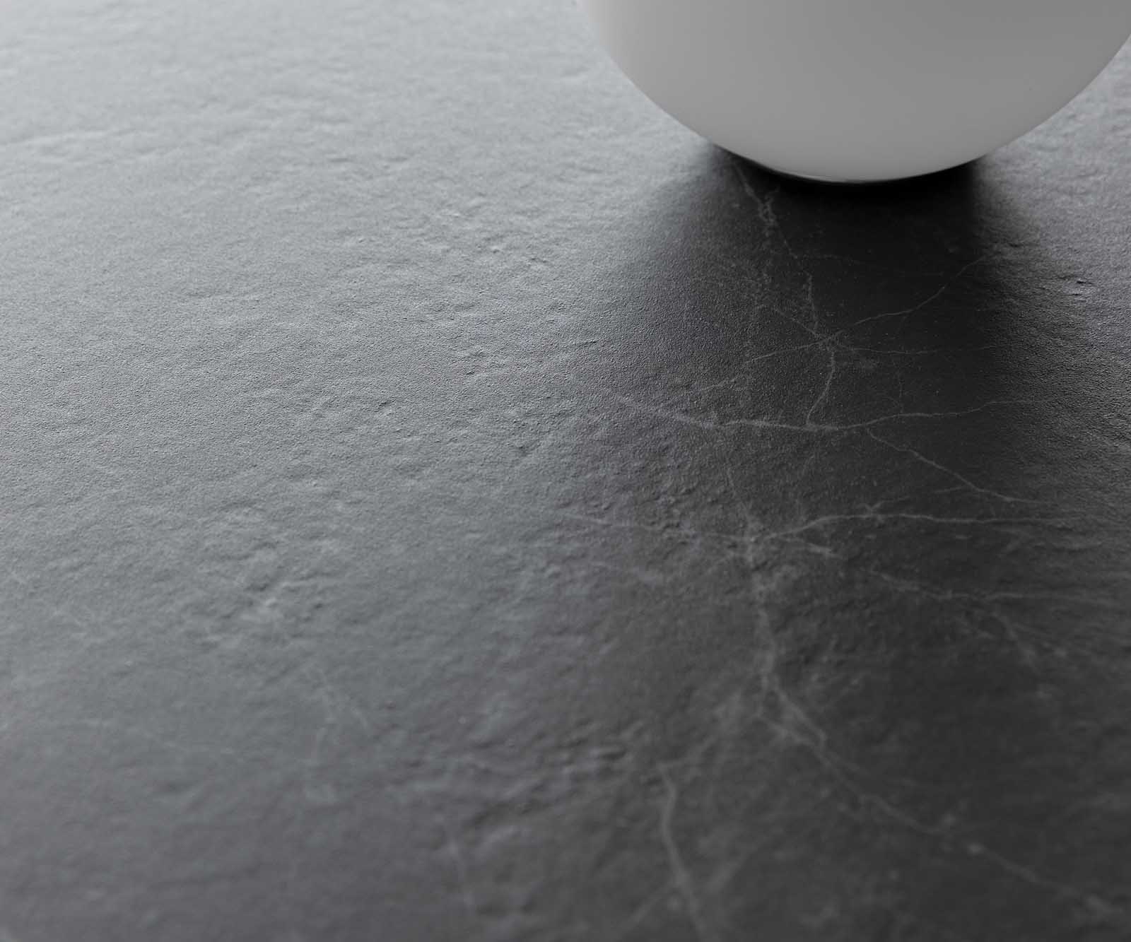 Table-basse Levente 85x85 cm Céramique Laminam®Nero Greco Gris Piétement Métal Noir 3