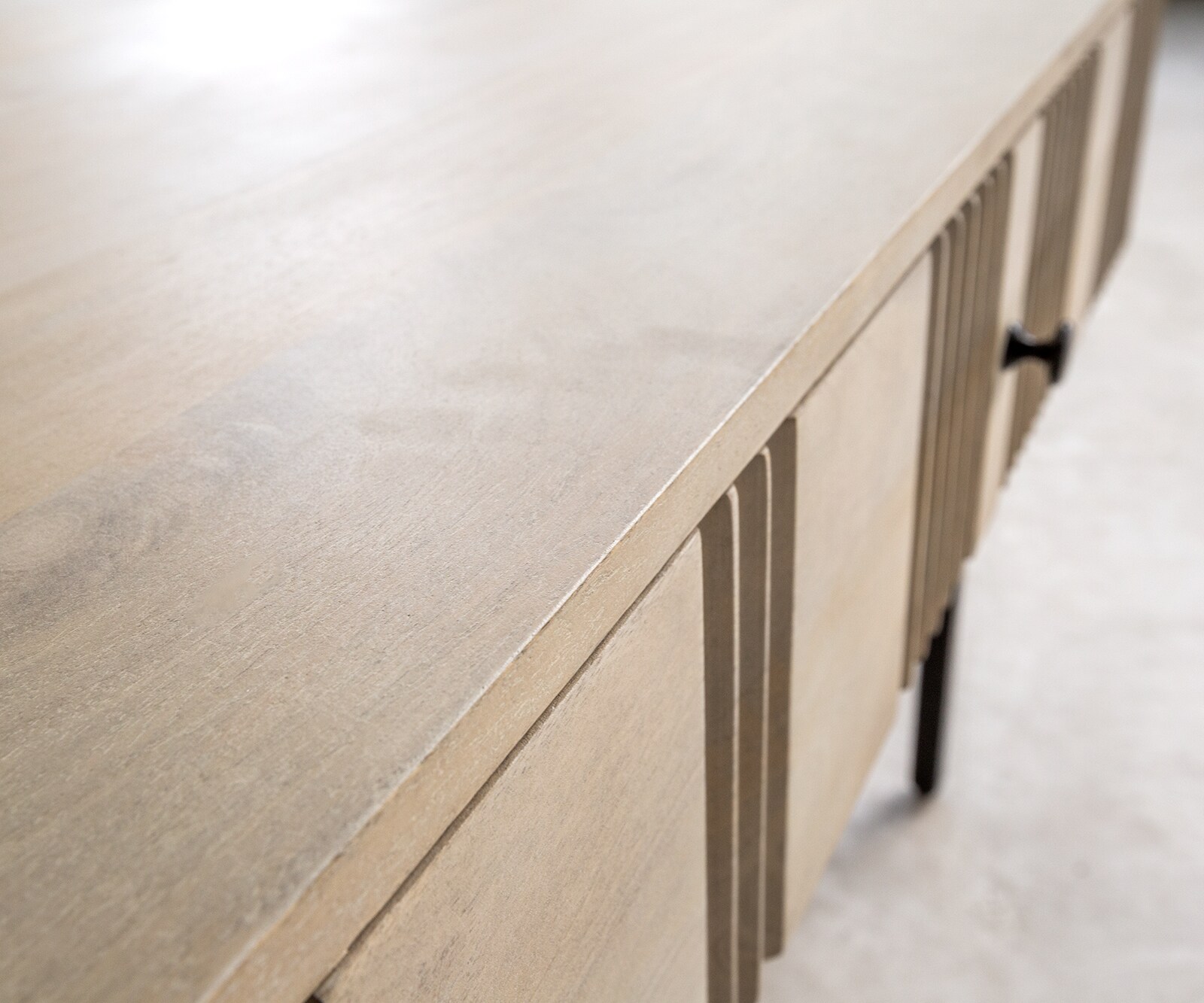 Table-basse Nereos 130x60 cm Manguier White Wash Métal noir 2