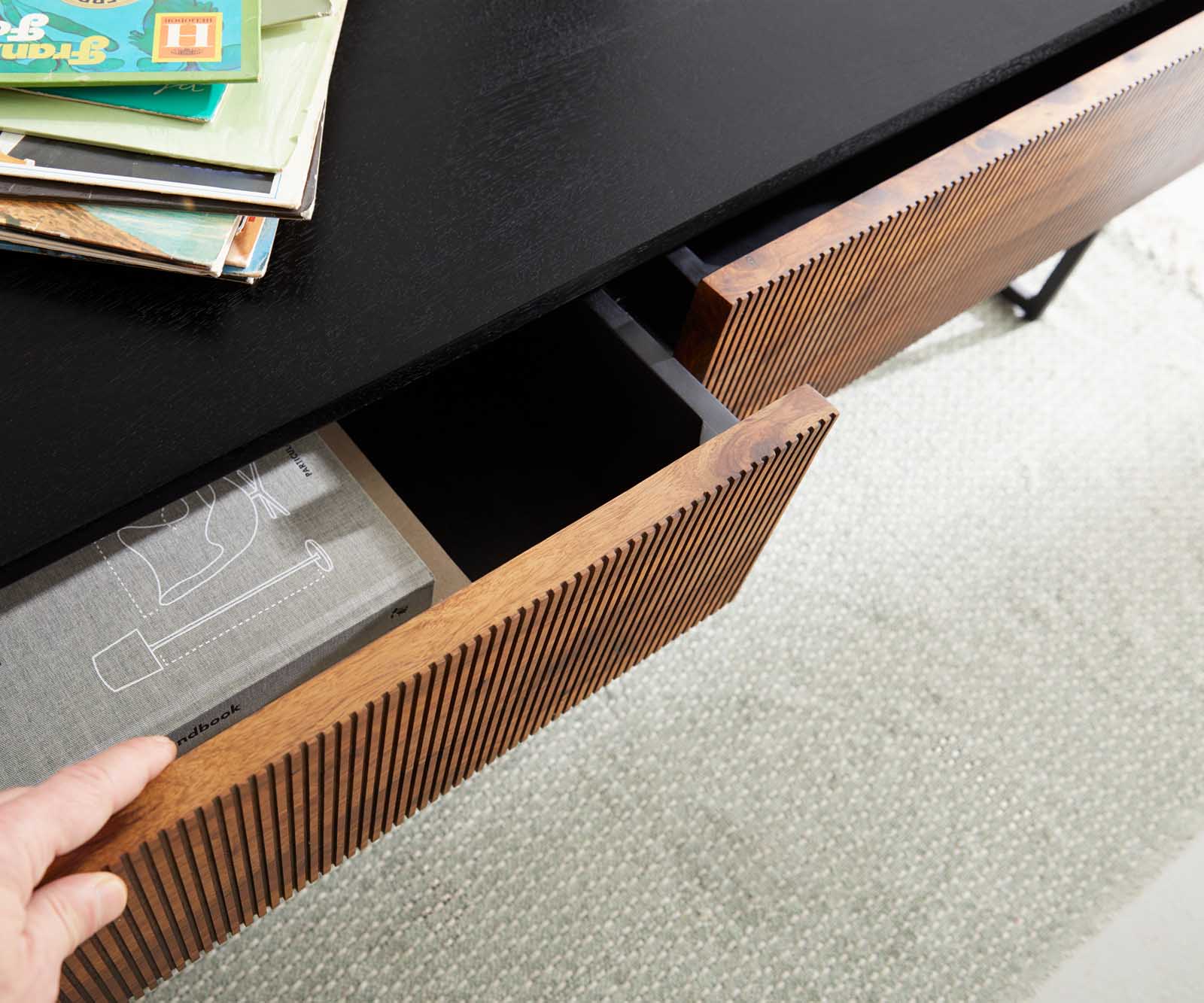 Table-basse Vaag 120 cm Sheesham Nature Manguier Noir 4 tiroirs 5 Table-basse Vaag 120 cm Sheesham Nature Manguier Noir 4 tiroirs 5