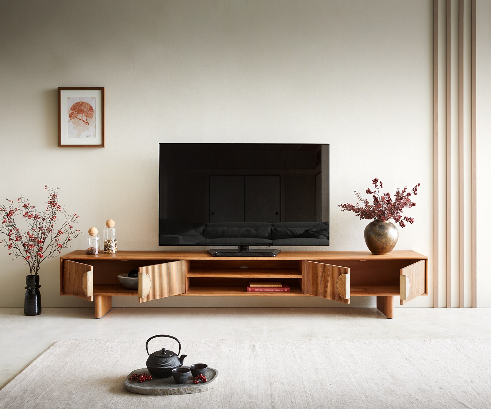 Meuble-TV Surimu 240 cm acacia marron clair 4 portes 2 compartiments poignée en liège pieds en bois 4