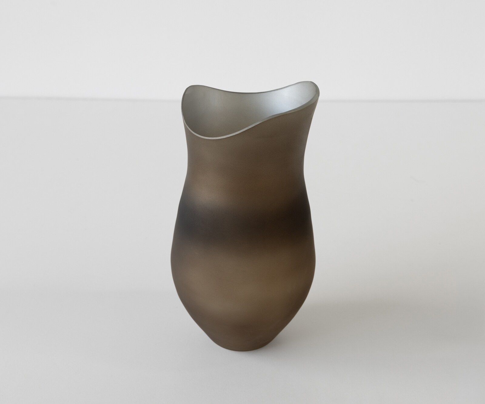 Vase Sinuo l16 x P16 x H30 cm Verre Aurum Soufflé à la bouche 1