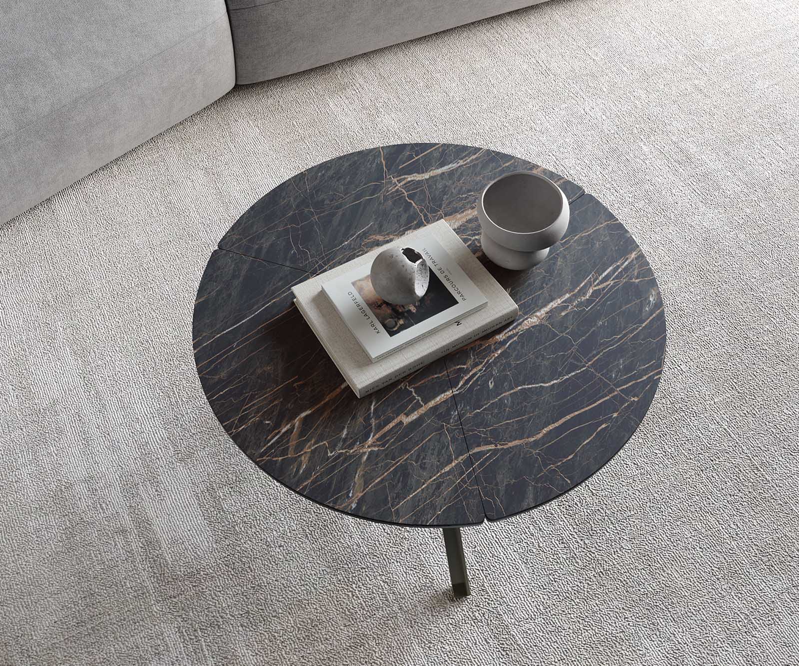 Table-basse Delron 70x70 cm Céramique Laminam®Noir Désir Marron Pied croisé Plat Métal Finition Effet Titane 4