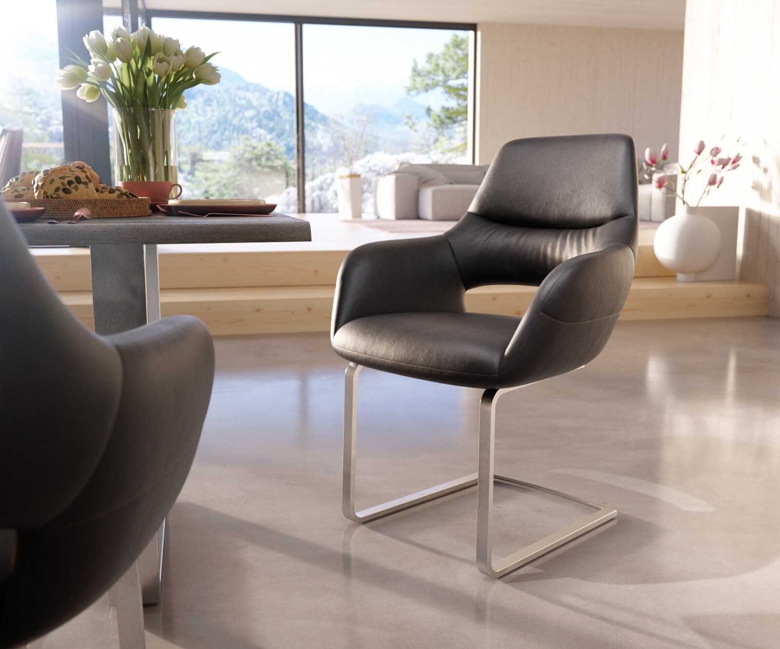Cantilever Yago-Flex avec accoudoirs cuir de vache noir pied cantilever plat acier inoxydable brossé ressorts ensachés