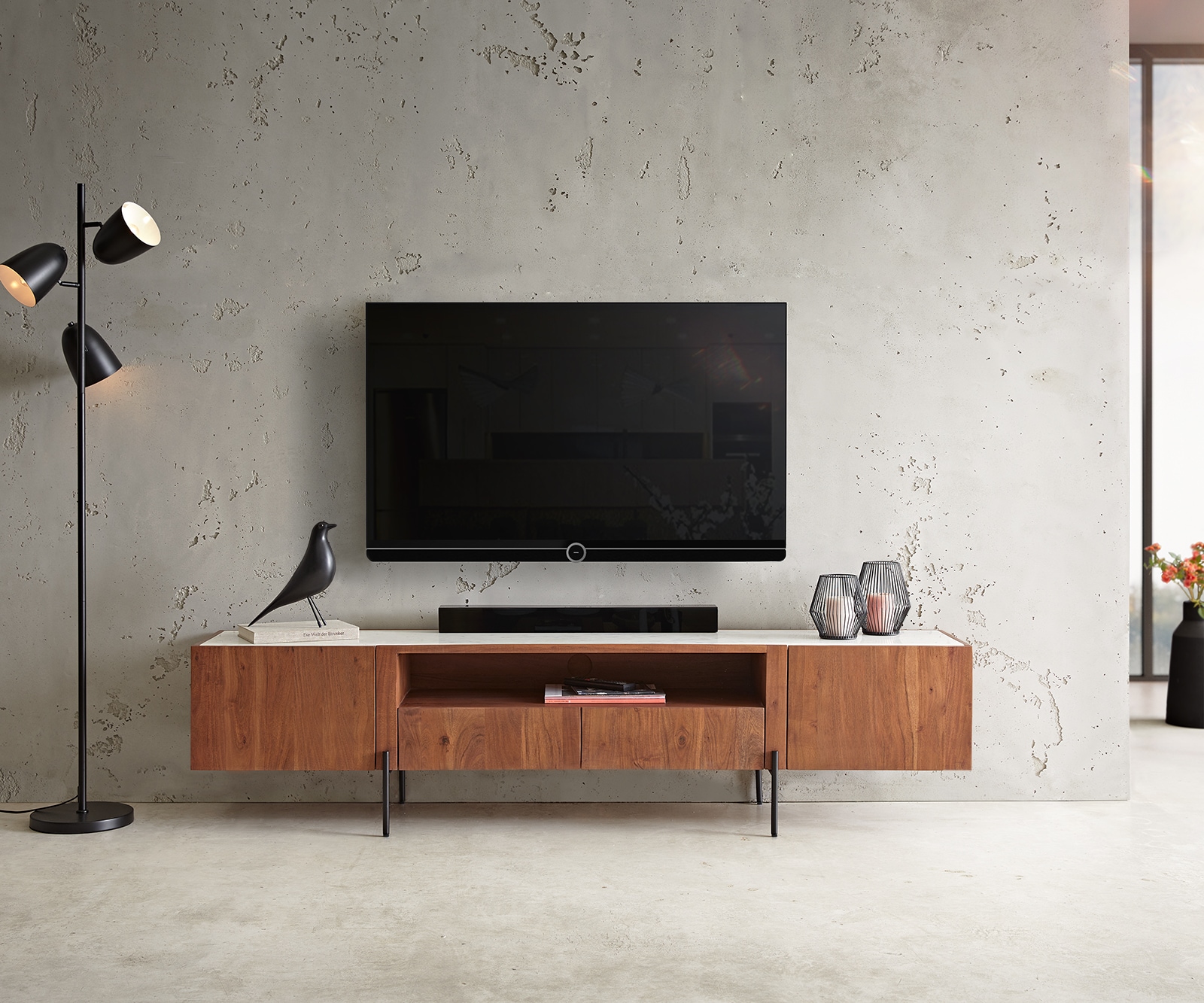 Meuble-TV Secara 200 cm acacia marron 2 portes 2 tiroirs marbre pieds noirs