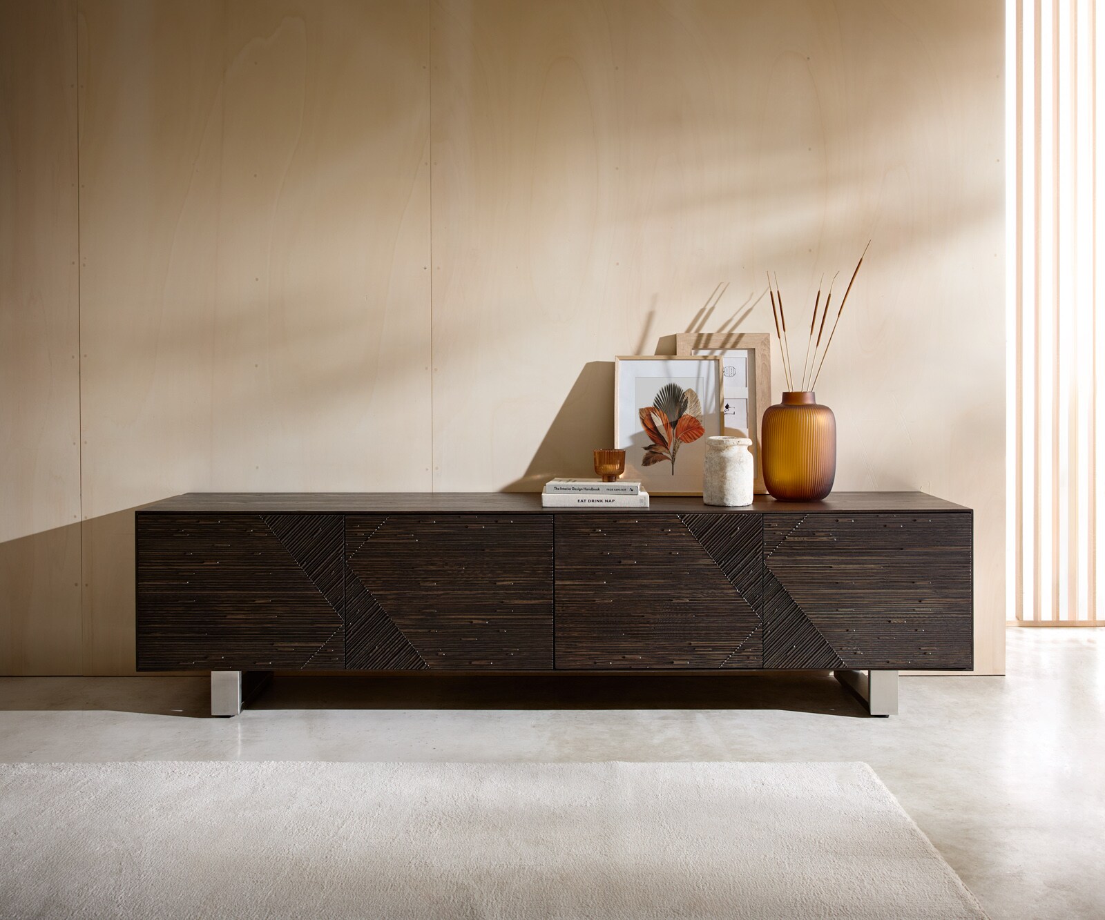 Meuble-TV Tereos 220 cm frêne brun foncé effet 3D 4 portes patins en acier inoxydable brossé 1