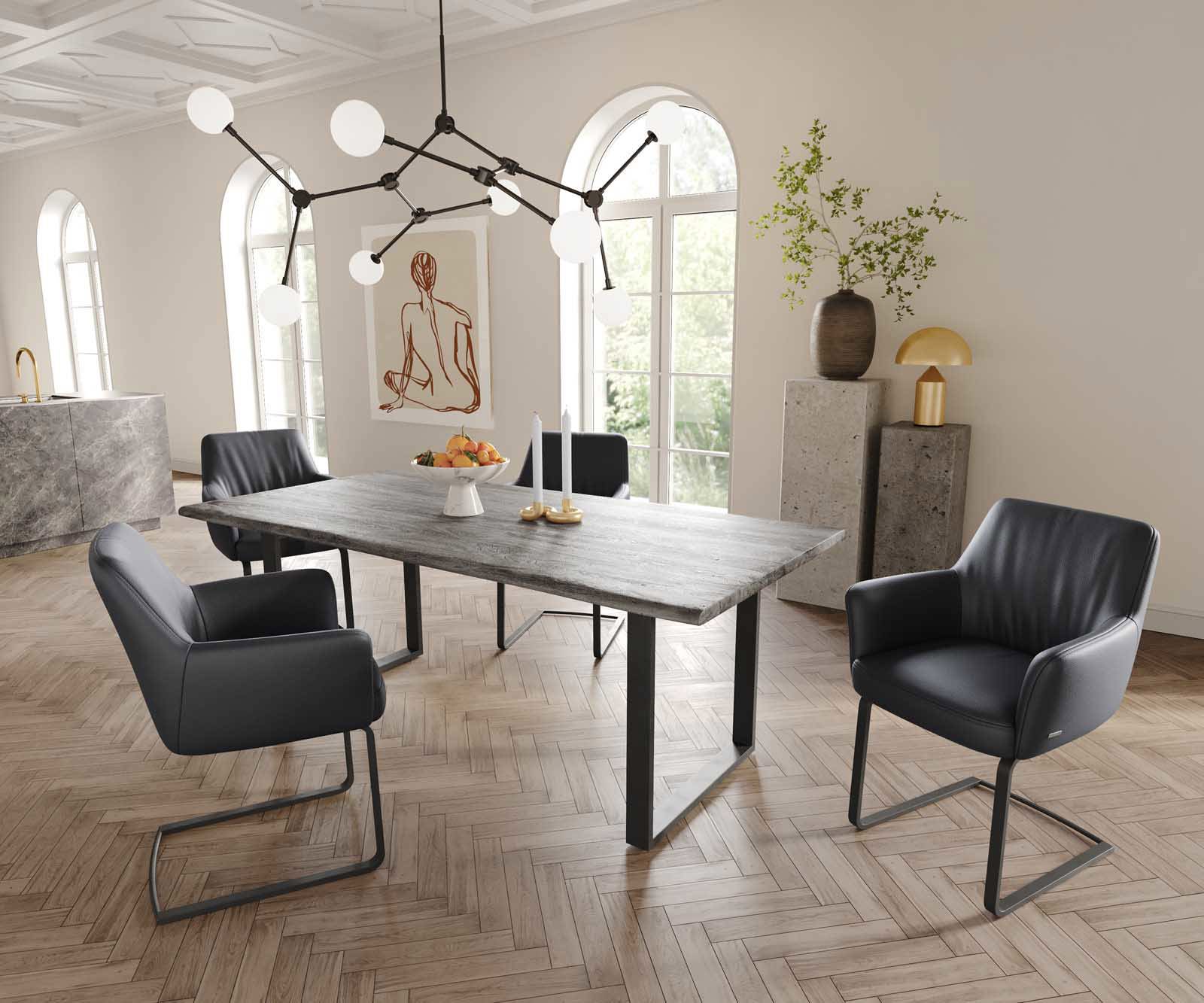 Cantilever Xana-Flex avec accoudoirs cuir de vache noir pied cantilever plat noir ressorts ensachés 4 Cantilever Xana-Flex avec accoudoirs cuir de vache noir pied cantilever plat noir ressorts ensachés 4