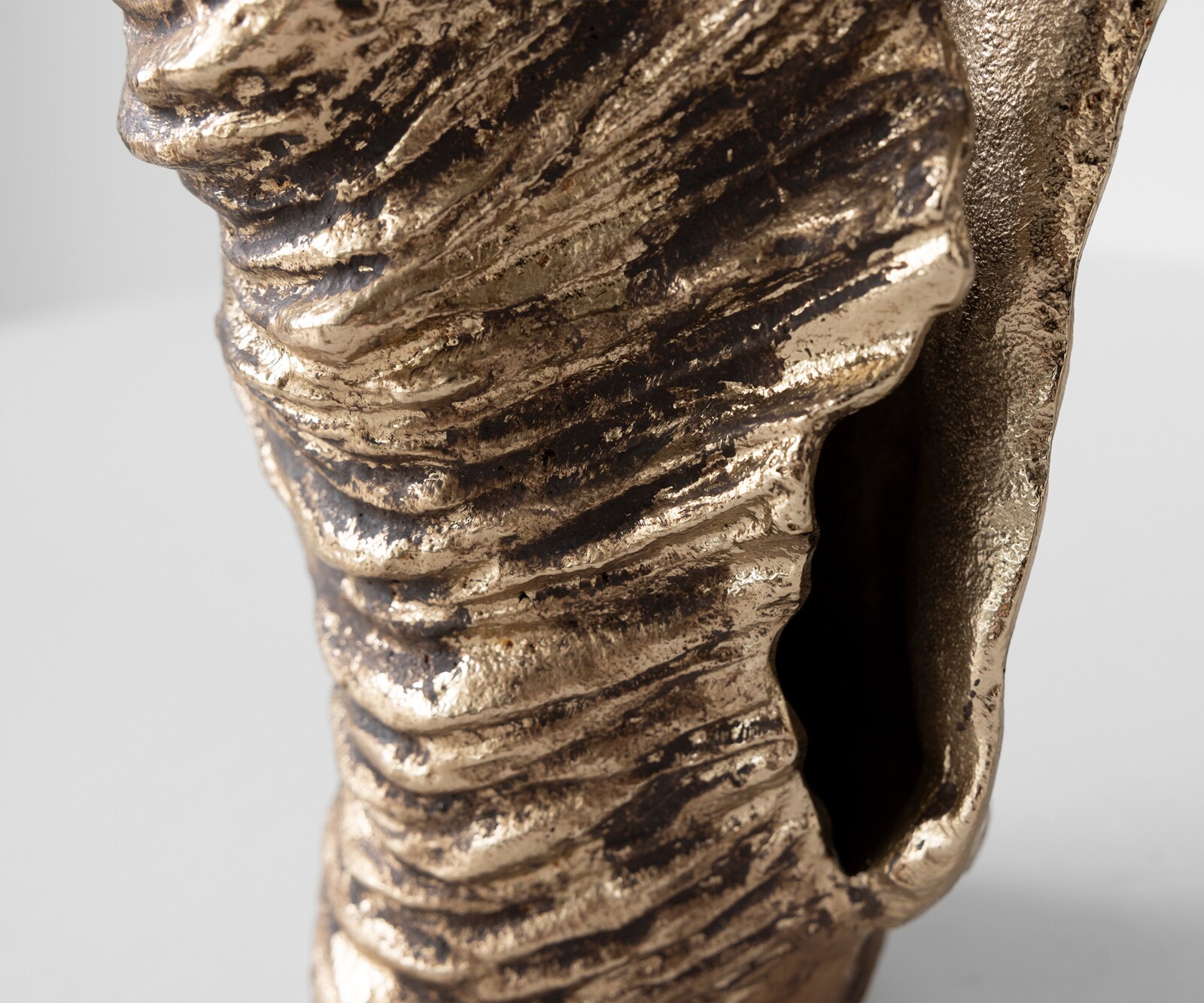 Vase Corallo l37 x P18 x H48 cm Aluminium Oro Antico Fait main 2