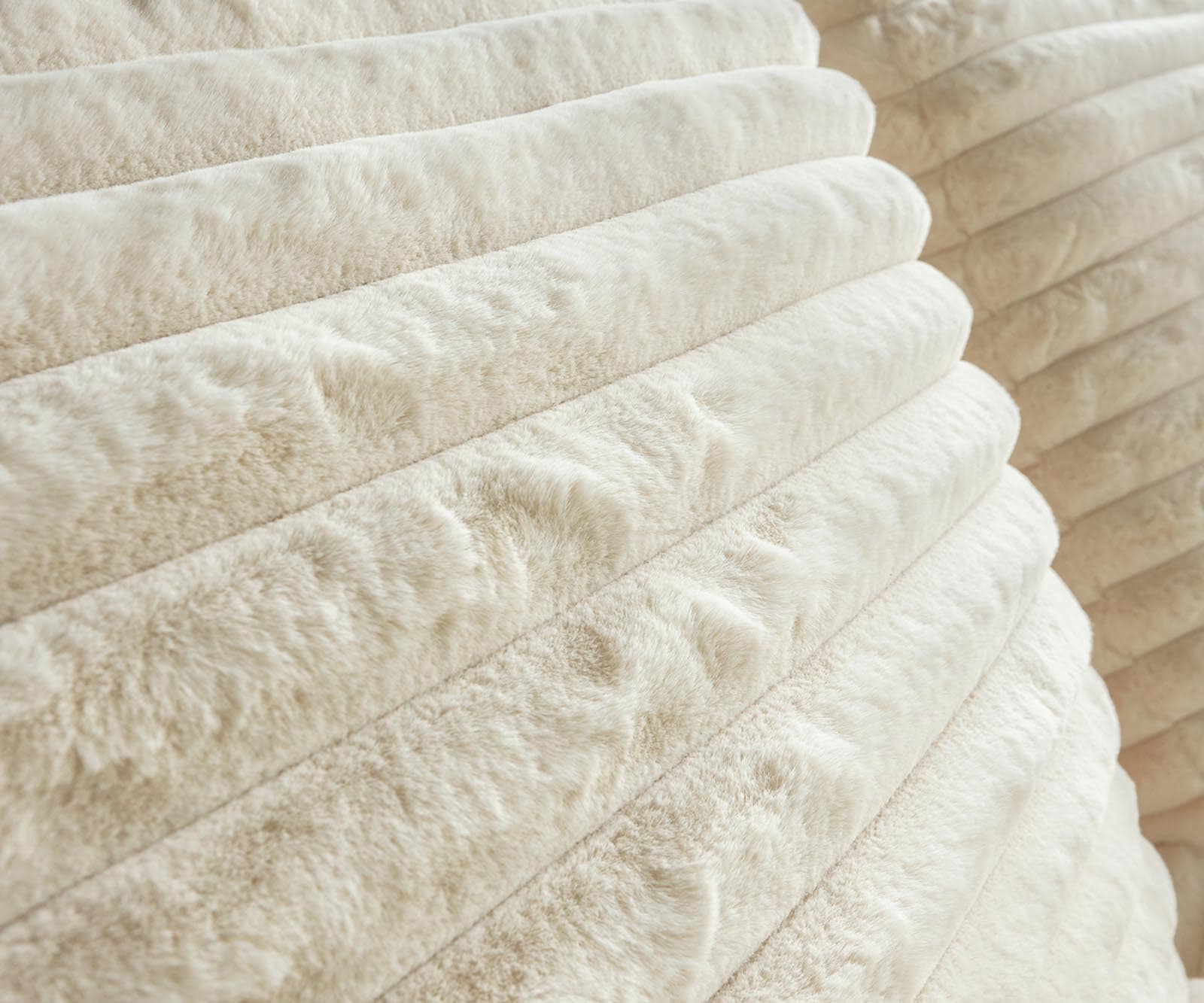Grand Canapé Sirpio XL 270x130 cm velours côtelé beige avec pouf 2 Grand Canapé Sirpio XL 270x130 cm velours côtelé beige avec pouf 2