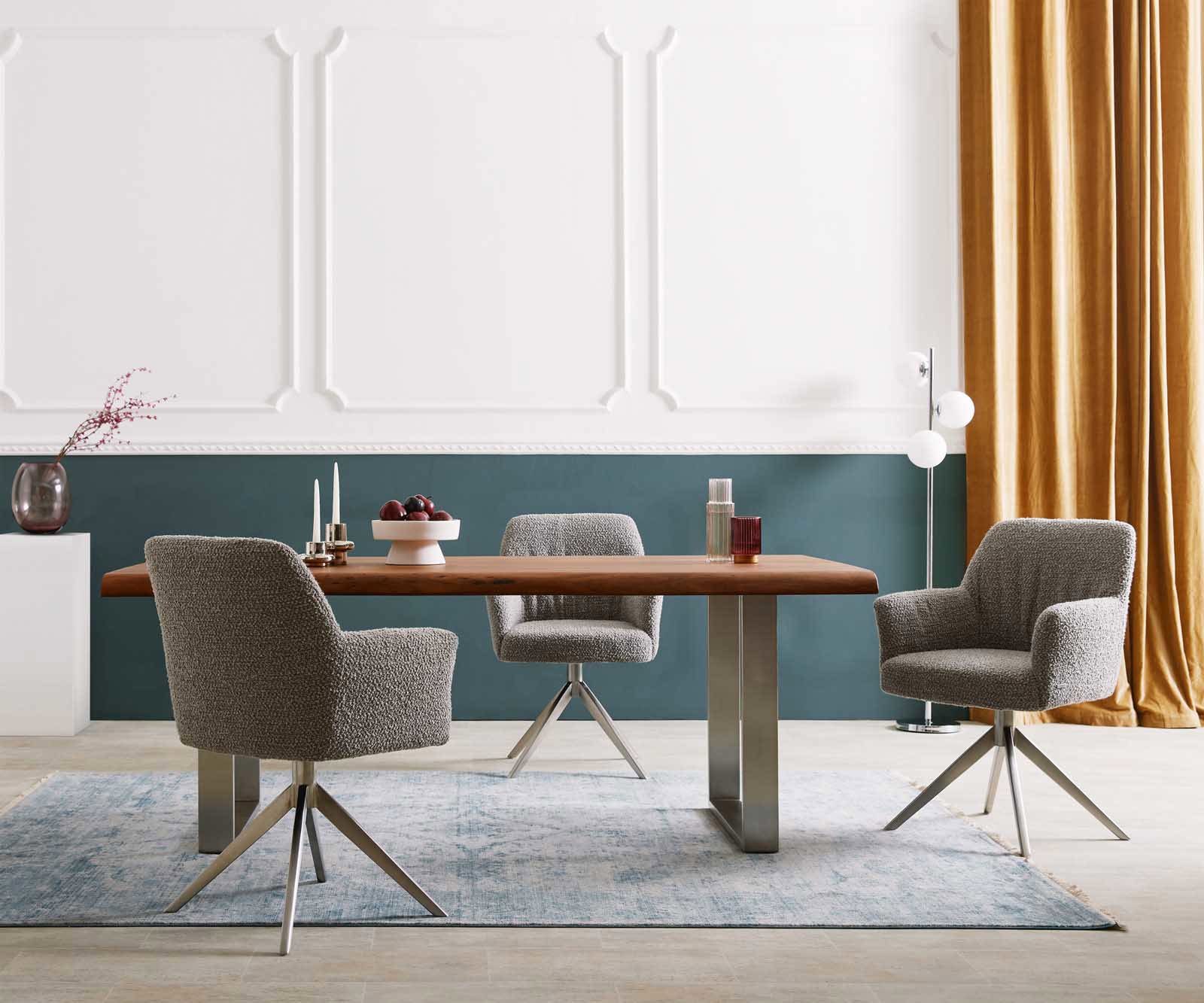 Chaise-pivotante Xana-Flex avec accoudoirs bouclé gris argenté pied croisé large acier inoxydable brossé pivotement sur 360° ressorts ensachés 5