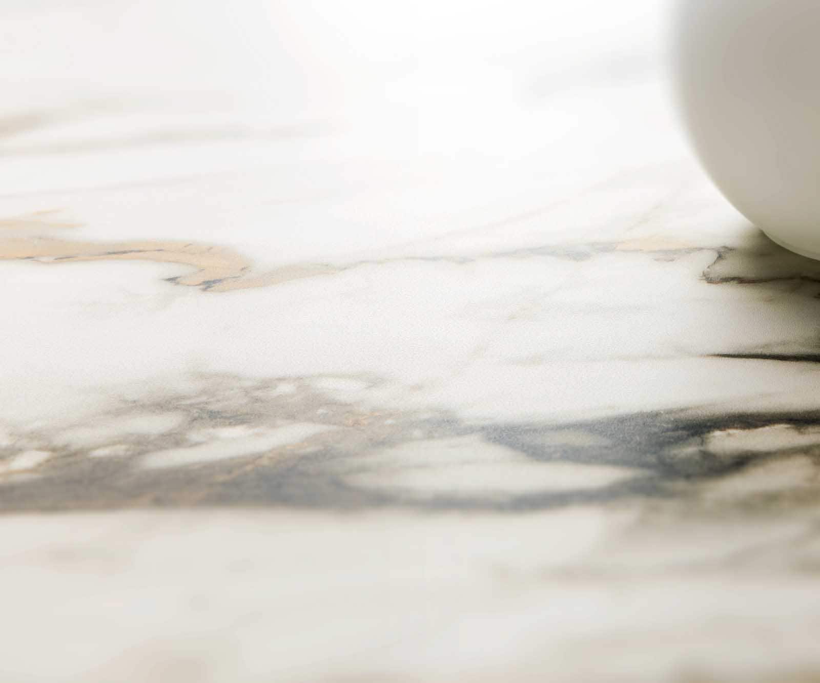 Table à manger Edge 200-300x100 céramique Calacatta Luxe blanc-doré-gris cadre croisé rectangulaire noir extensible 3 Table à manger Edge 200-300x100 céramique Calacatta Luxe blanc-doré-gris cadre croisé rectangulaire noir extensible 3