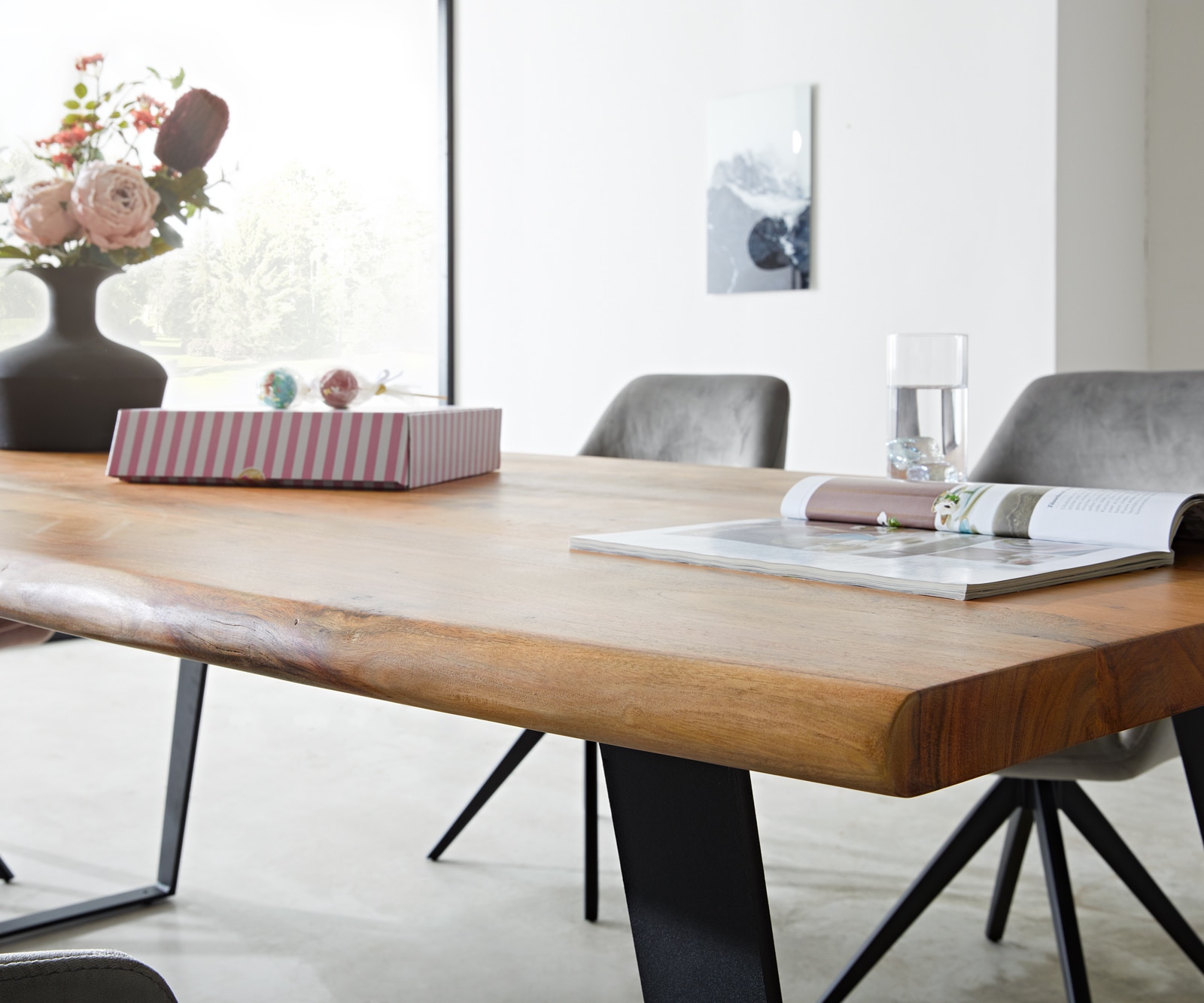 Table-à-manger Edge 180x90 XL acacia nature métal incliné Live-Edge 3 Table-à-manger Edge 180x90 XL acacia nature métal incliné Live-Edge 3