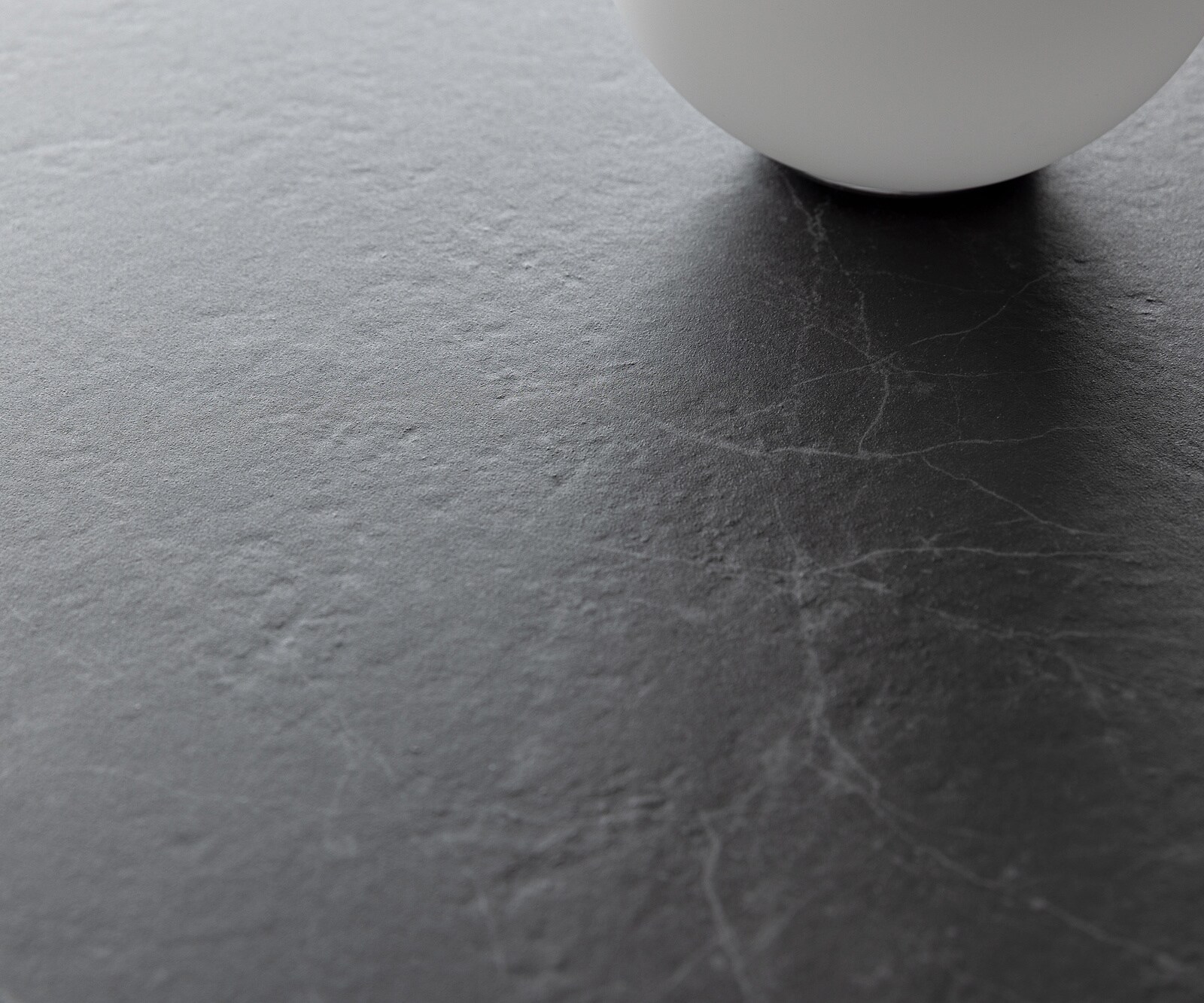 Table à manger Edge Boot 260x120 cm Céramique Laminam® Nero Greco Anthracite piètement en croix Rectangle Acier inoxydable 5