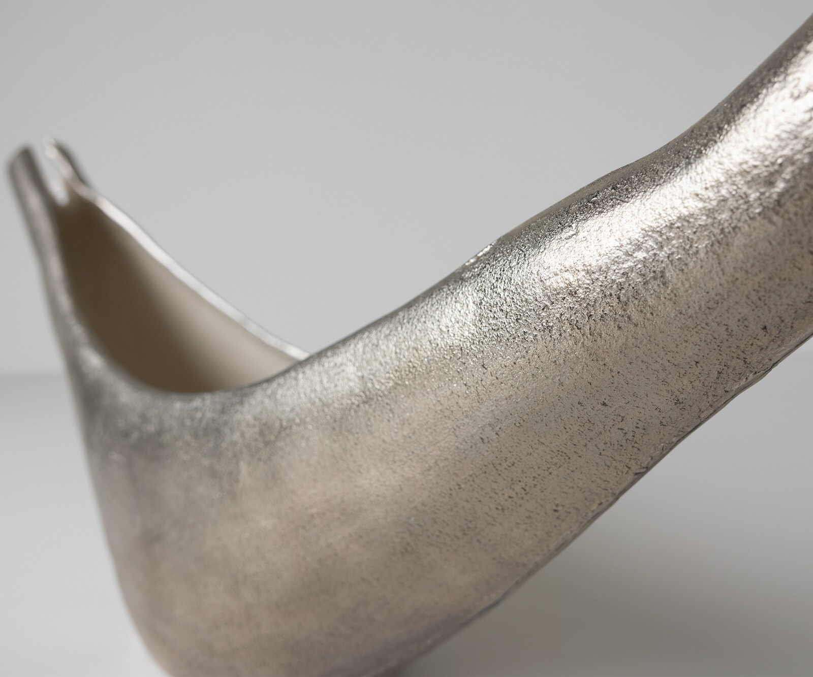 Sculpture Navira l77 x P17 x H31 cm Aluminium Platin Opal Faite main 2