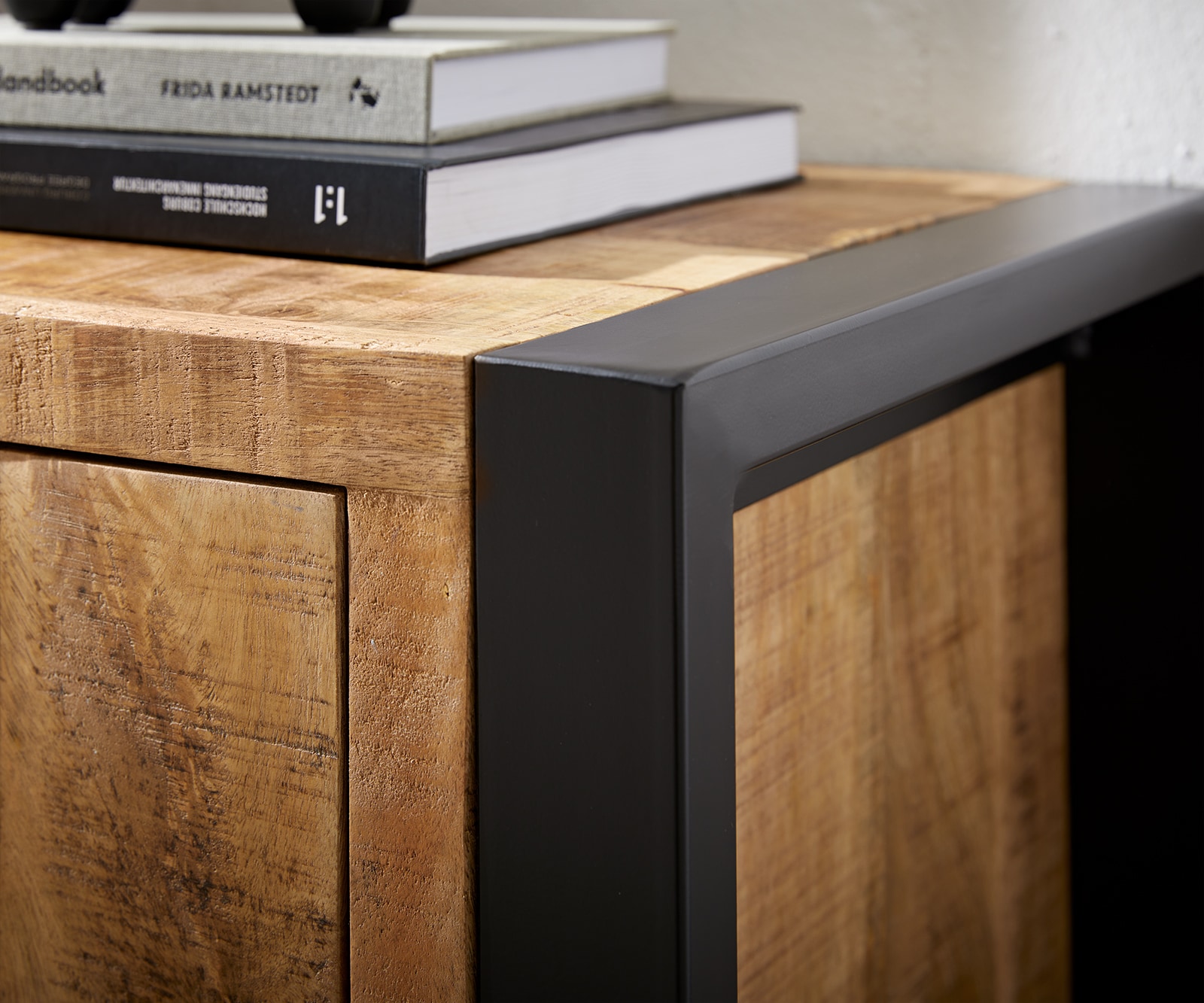 Table TV Crompton Mango Naturel Métal Noir 200 cm 2 portes 1 tiroir 1 compartiment 5 Table TV Crompton Mango Naturel Métal Noir 200 cm 2 portes 1 tiroir 1 compartiment 5