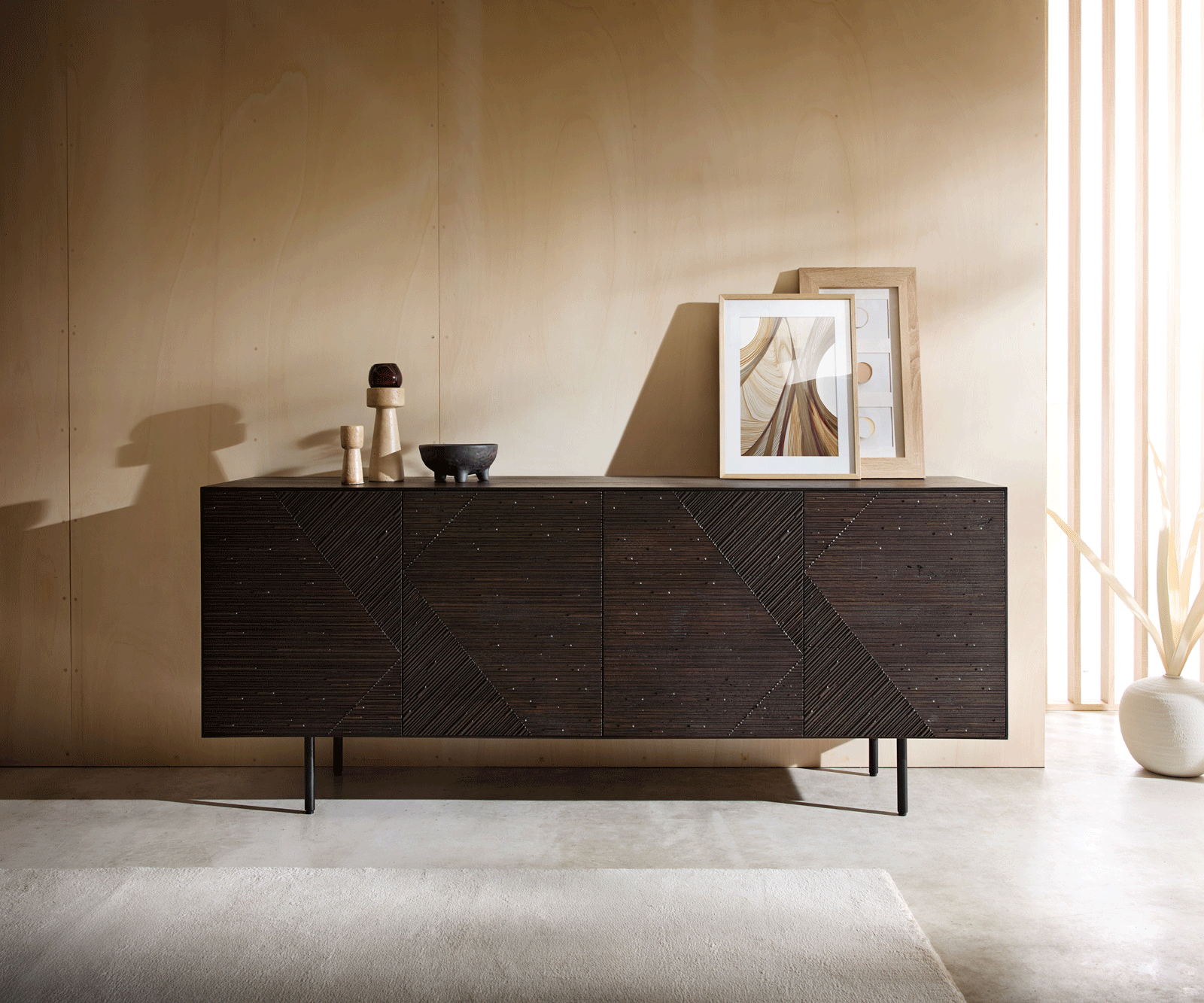 Buffet Tereos 200 cm Frêne brun foncé Effet 3D 4 portes Pieds ronds Métal Noir 4