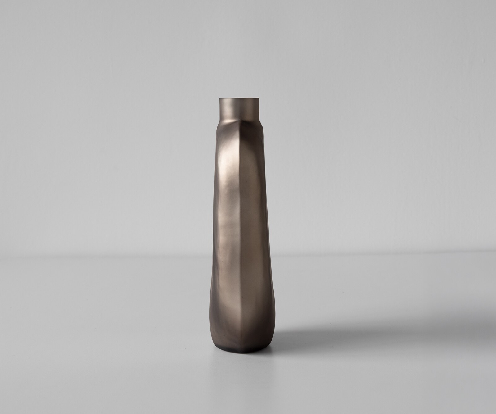 Vase Mireva l17 x P9 x H33 cm Verre Opal Soufflé à la bouche 3