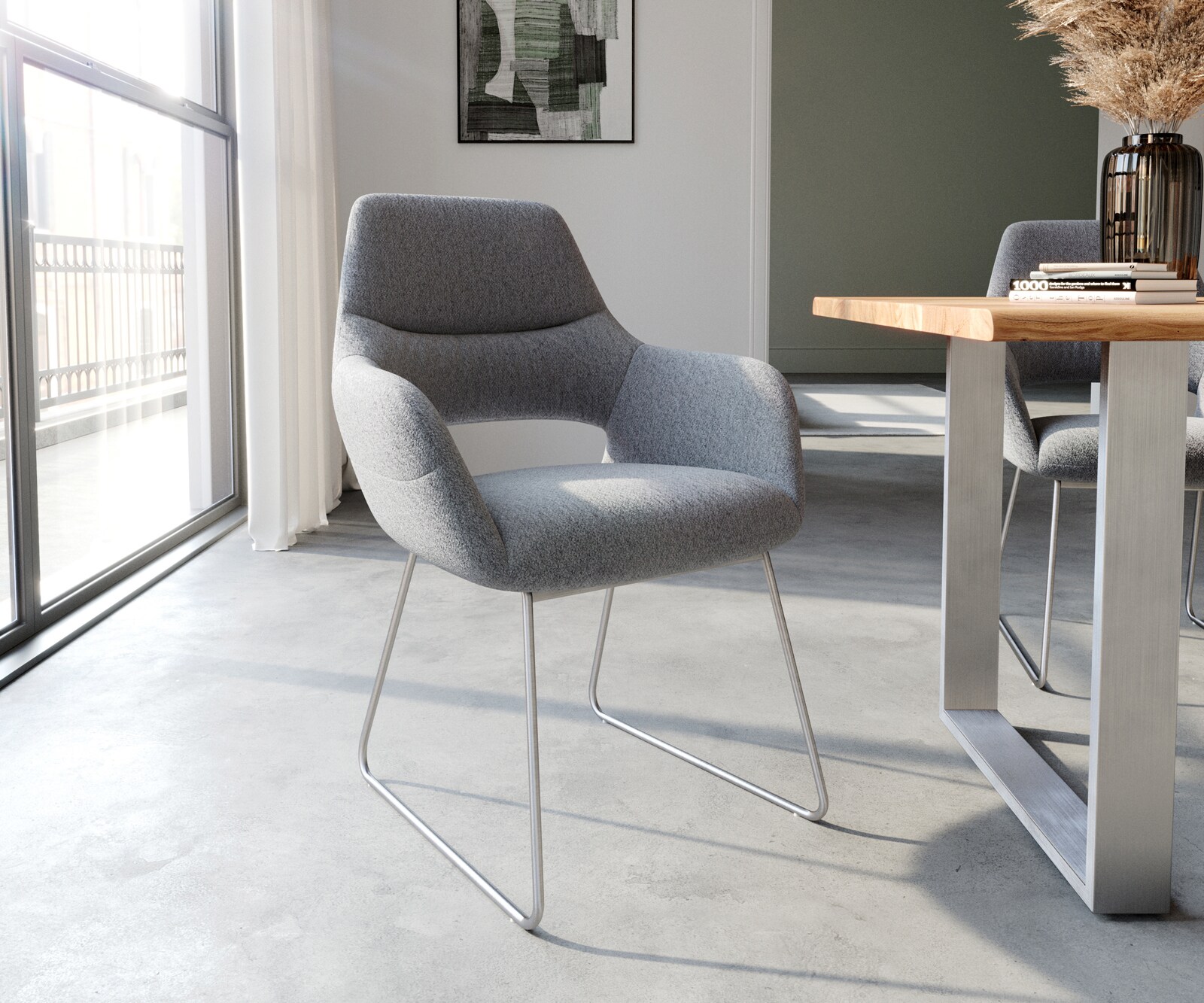 Chaise-de-salle-à-manger Yago-Flex avec accoudoirs tissu texturé gris clair pied trapèze acier inoxydable brossé ressorts ensachés