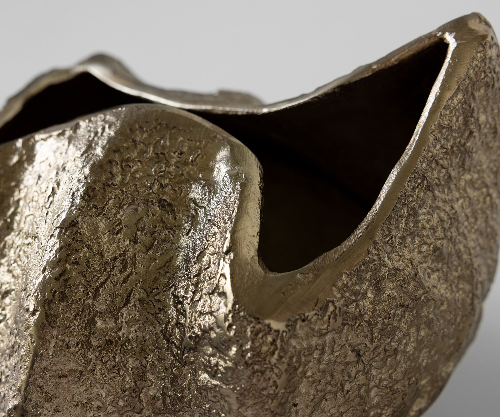 Vase Cratera l29 x P24 x H19 cm Aluminium Champagner Fait main 4