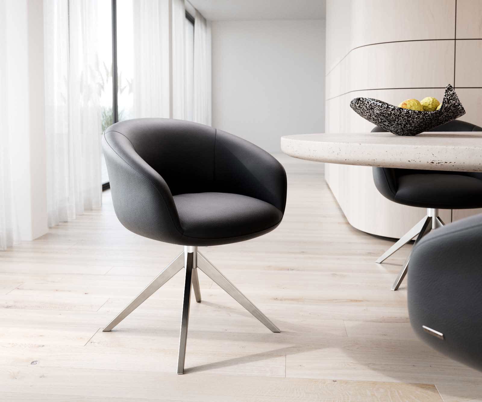 Chaise-pivotante Vinka-Flex avec accoudoirs cuir de vache noir pied croisé large acier inoxydable brossé pivotement sur 360° ressorts ensachés