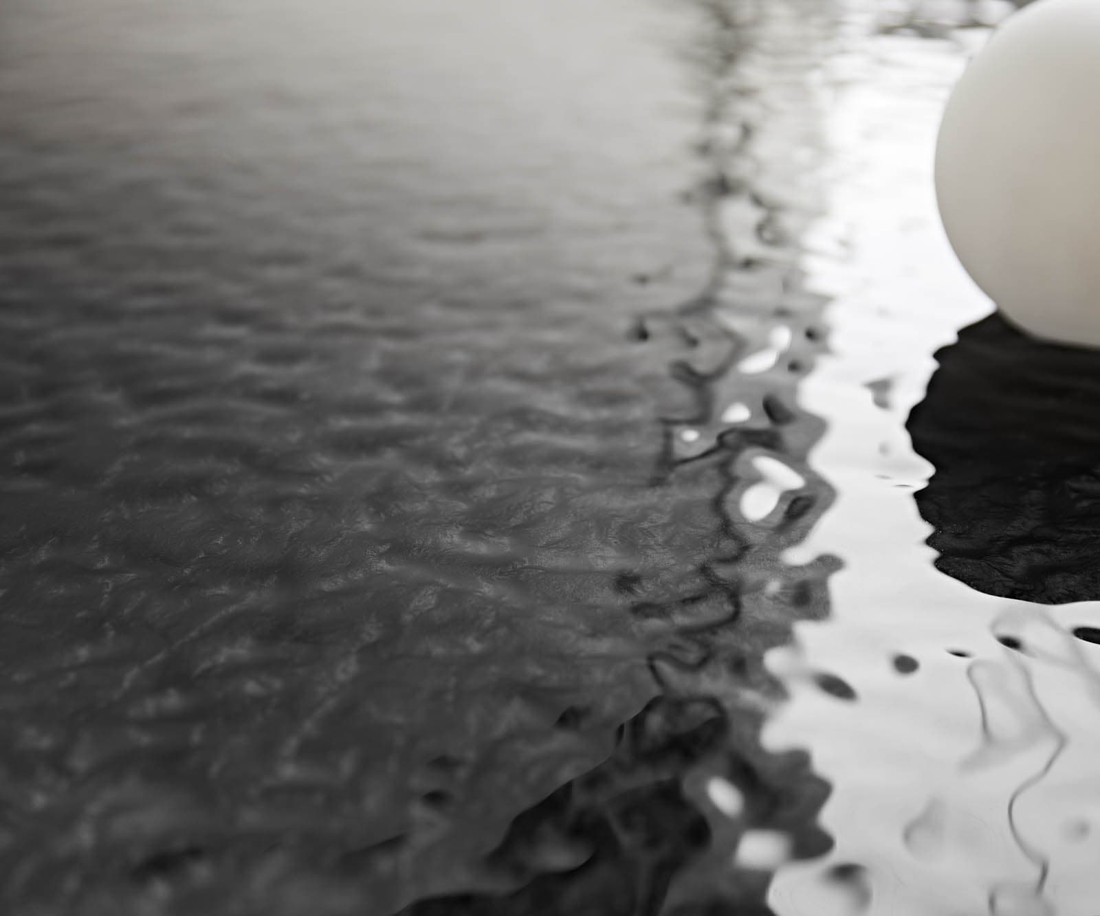 Table à manger Edge en forme de bateau 240x120 verre fondu noir fumé relief en 3D Spider acier plat noir 4 Table à manger Edge en forme de bateau 240x120 verre fondu noir fumé relief en 3D Spider acier plat noir 4