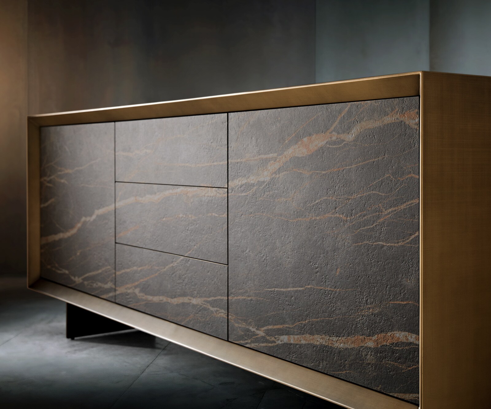 Buffet Yori 200 cm Or métallique 2 portes 3 tiroirs flottant Métal noir Céramique Laminam®Noir Desir Marron 1
