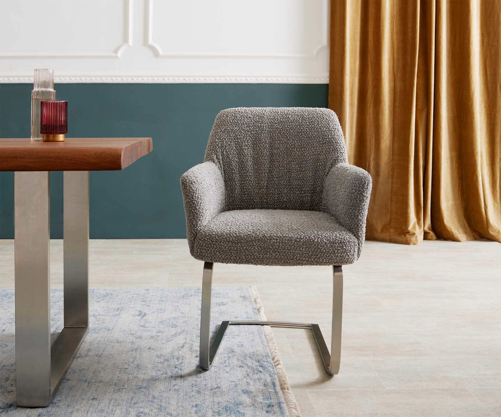 Cantilever Xana-Flex avec accoudoirs bouclé gris argenté pied cantilever plat acier inoxydable brossé ressorts ensachés 1 Cantilever Xana-Flex avec accoudoirs bouclé gris argenté pied cantilever plat acier inoxydable brossé ressorts ensachés 1