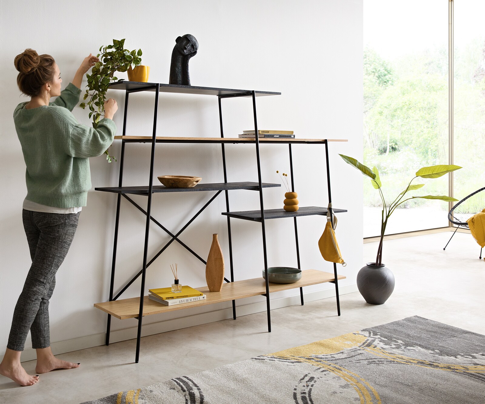 Bibliothèque Mikkusu 185x160cm bambou naturel manguier noir 5 étagères métal noir 1