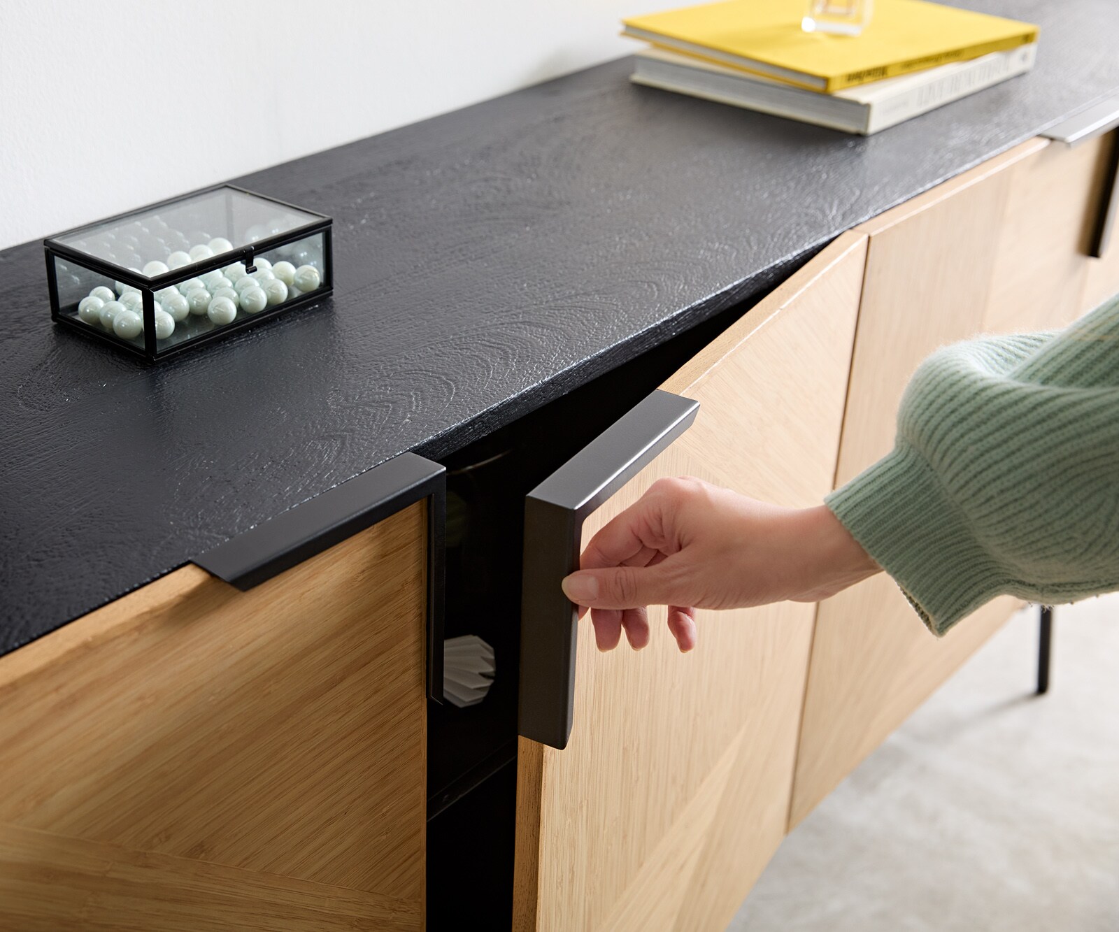 Buffet Mikkusu 175 cm bambou naturel manguier noir 4 portes métal noir 3