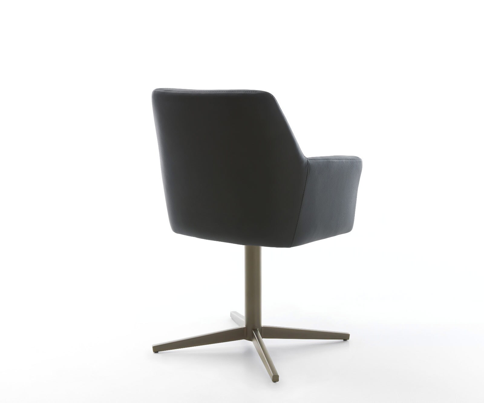 Chaise-pivotante Xana-Flex avec accoudoirs cuir de vache noir pied de chaise 4 branches aspect titane pivotement sur 360° ressorts ensachés 5