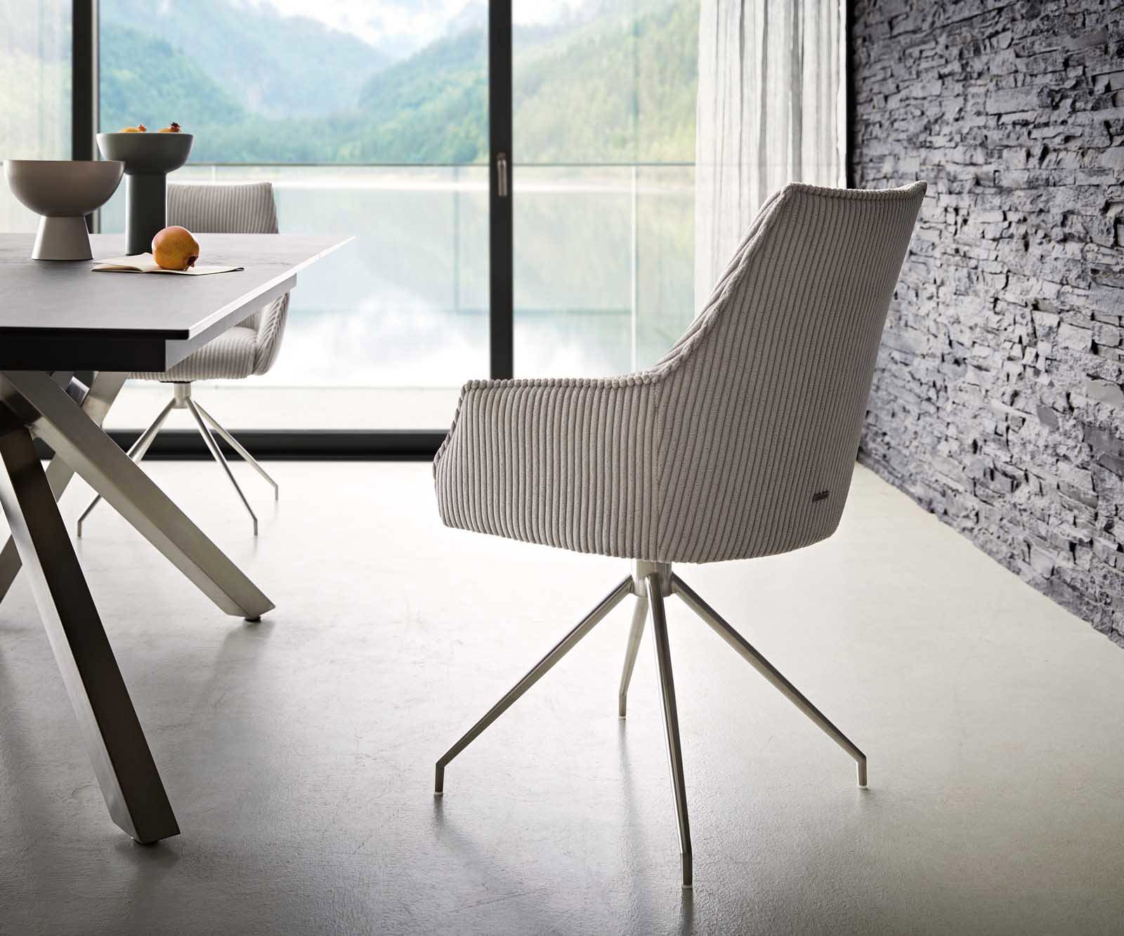 Chaise-pivotante Alja-Flex avec accoudoirs côtelé gris argenté pied croisé conique acier inoxydable brossé pivotement sur 180° ressorts ensachés 4 Chaise-pivotante Alja-Flex avec accoudoirs côtelé gris argenté pied croisé conique acier inoxydable brossé pivotement sur 180° ressorts ensachés 4