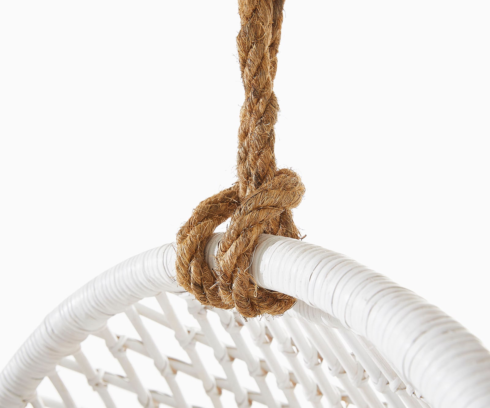 Chaise-à-suspension Edessa avec coussins rotin blanc 4 Chaise-à-suspension Edessa avec coussins rotin blanc 4