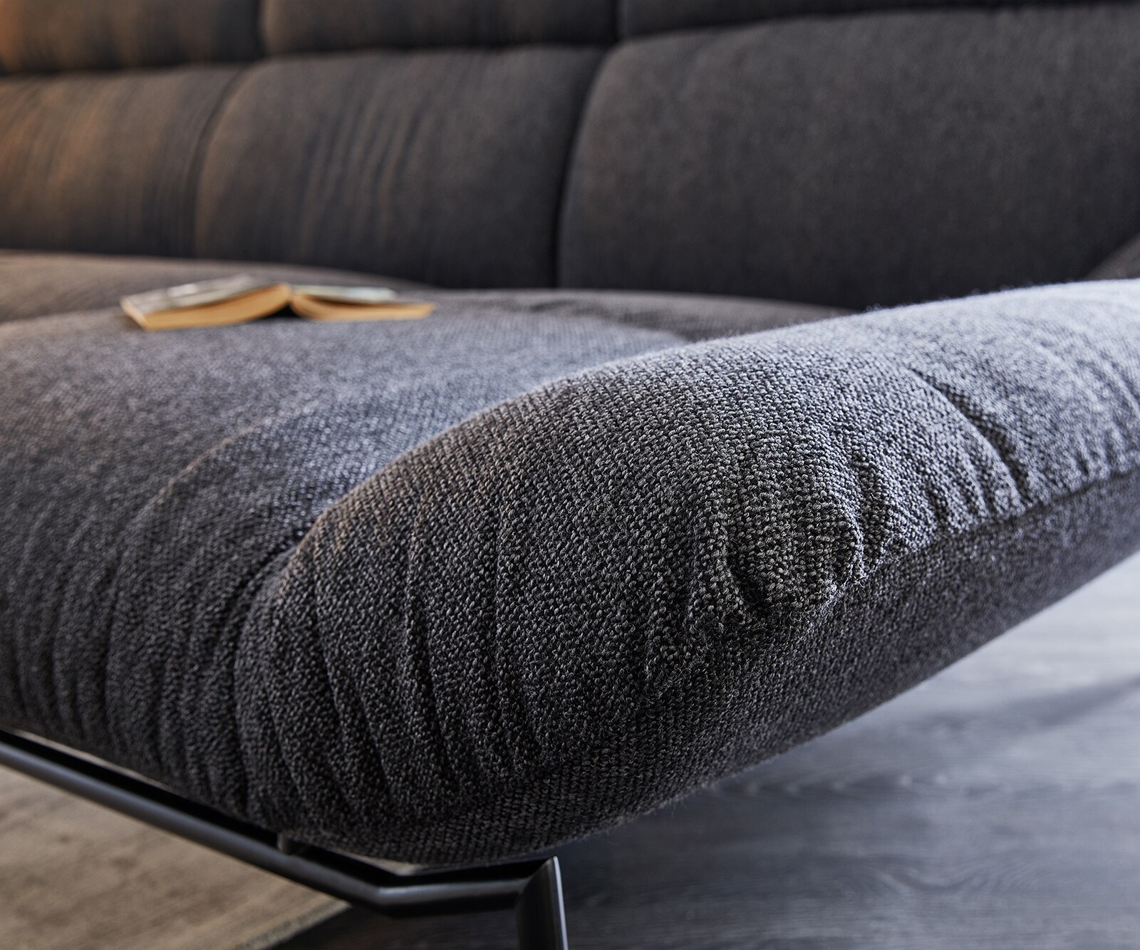 Canapé-d'angle Shape High 305x160 chaise longue noire à droite de la marque ES 3