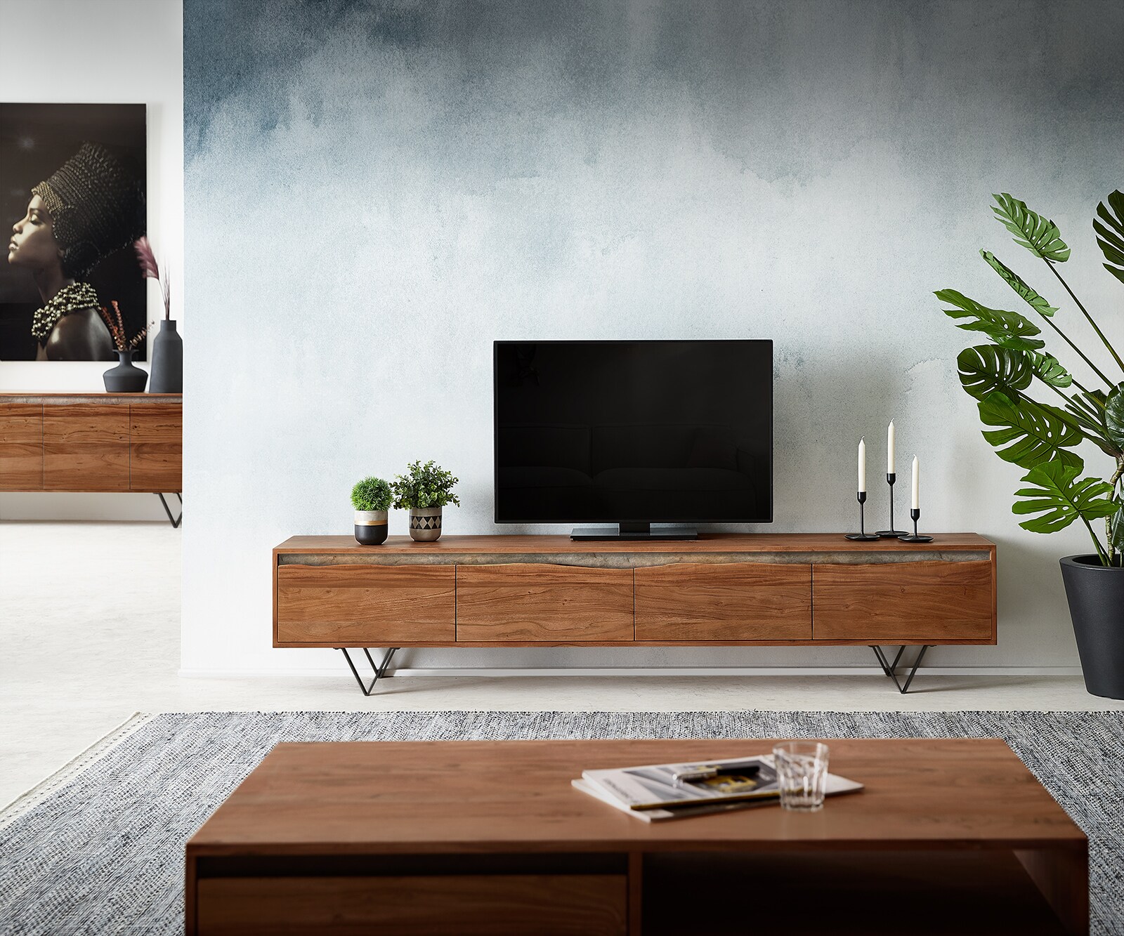 Meuble-TV Stonegrace 220 cm acacia marron bord d'arbre 4 portes pied en V noir 1