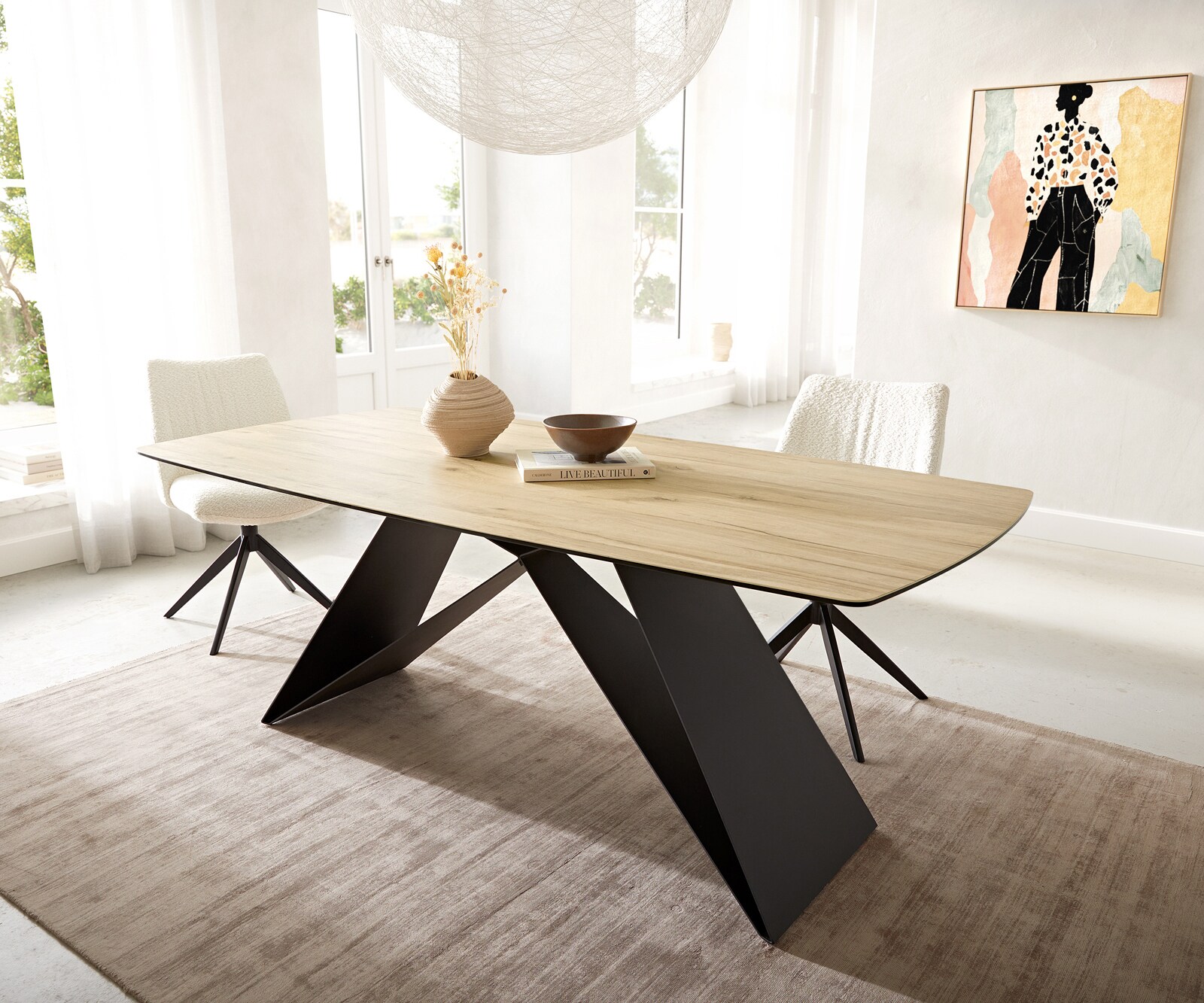 Table à manger Edge en forme de bateau 200x100 céramique Laminam® Sabbia couleur chêne cadre en V acier plat noir 1
