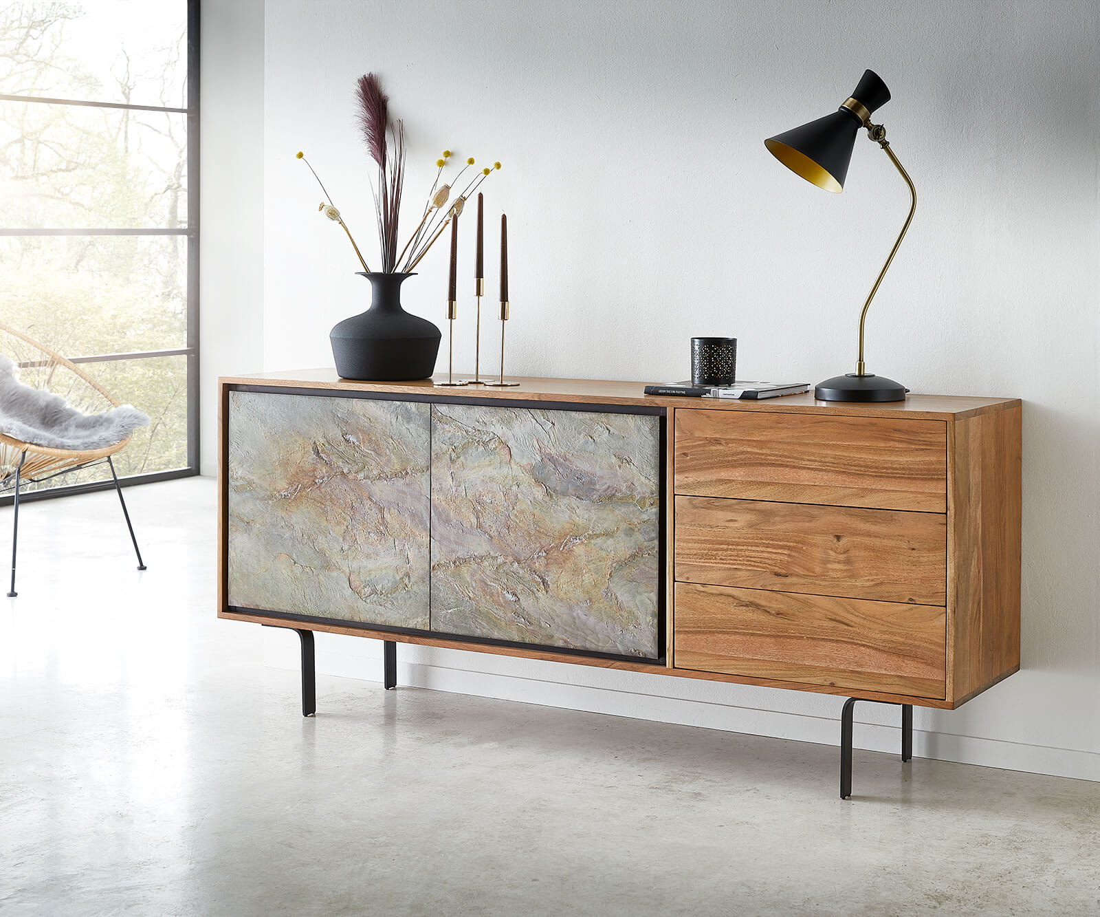 Commode Juwelo 175 cm acacia naturel avec placage de pierre 1 Commode Juwelo 175 cm acacia naturel avec placage de pierre 1